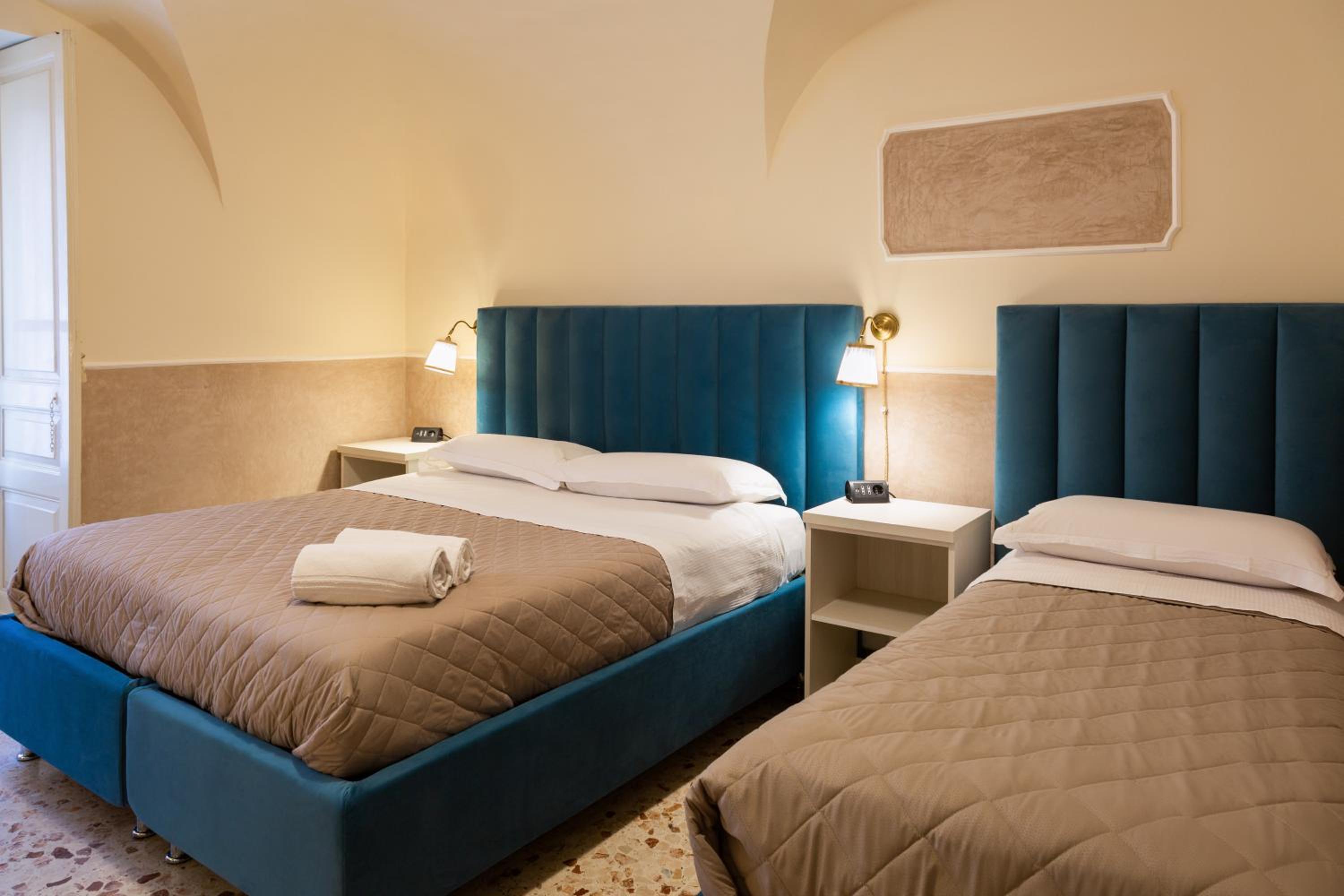 Standard Triple Room - Photo 21