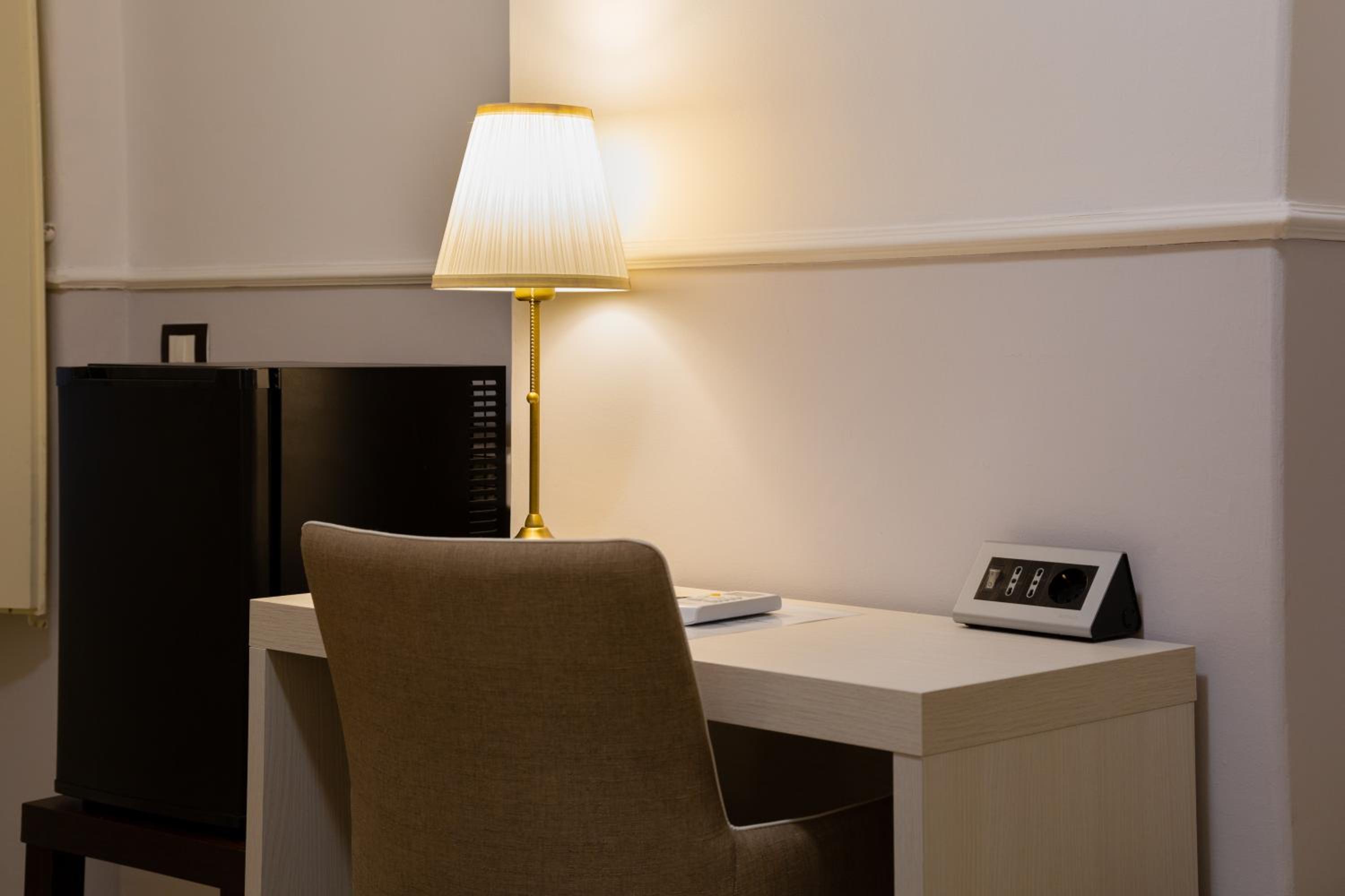 Standard Double or Twin Room - Photo 32