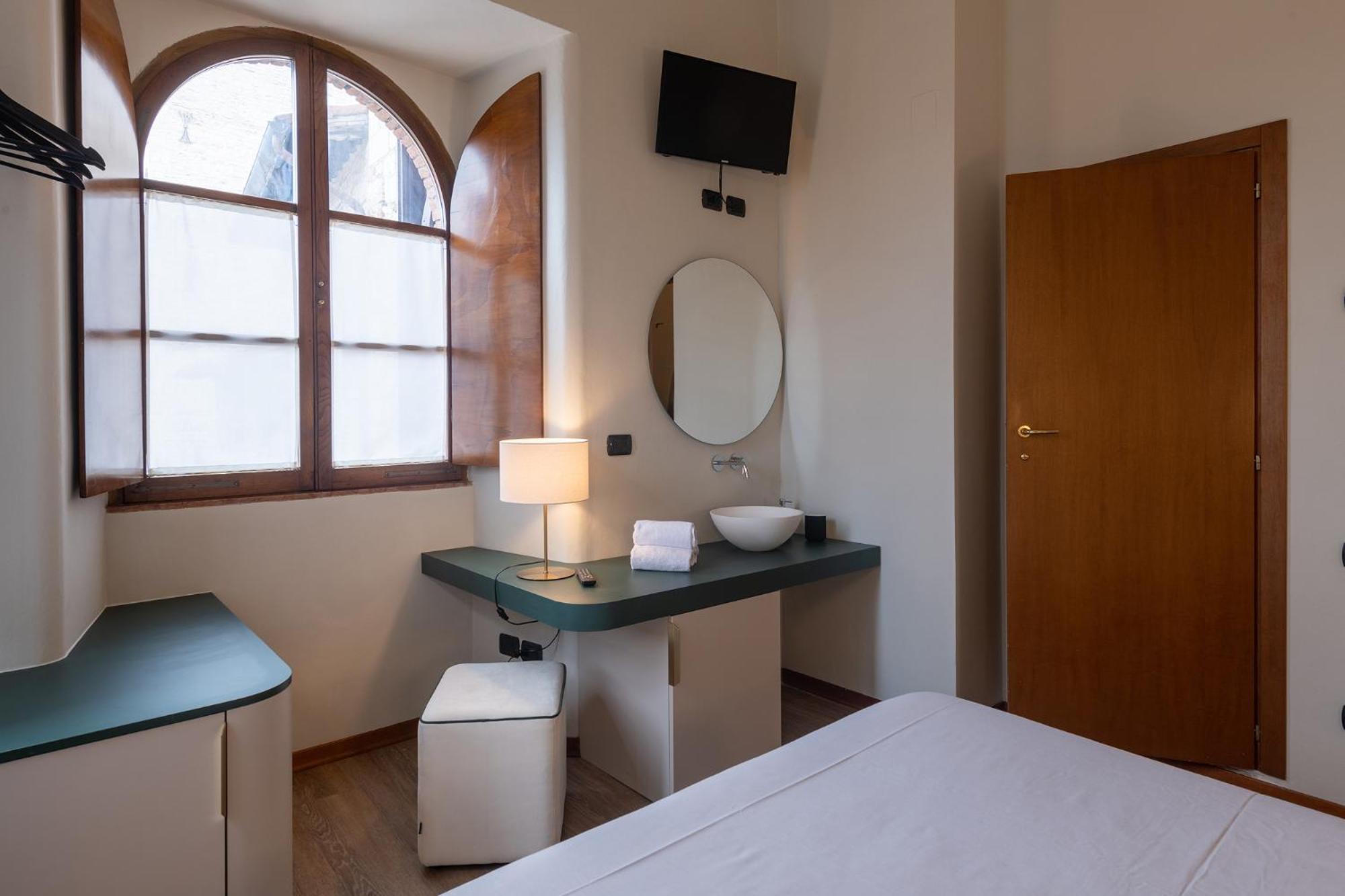 Double Room (1 Adult)