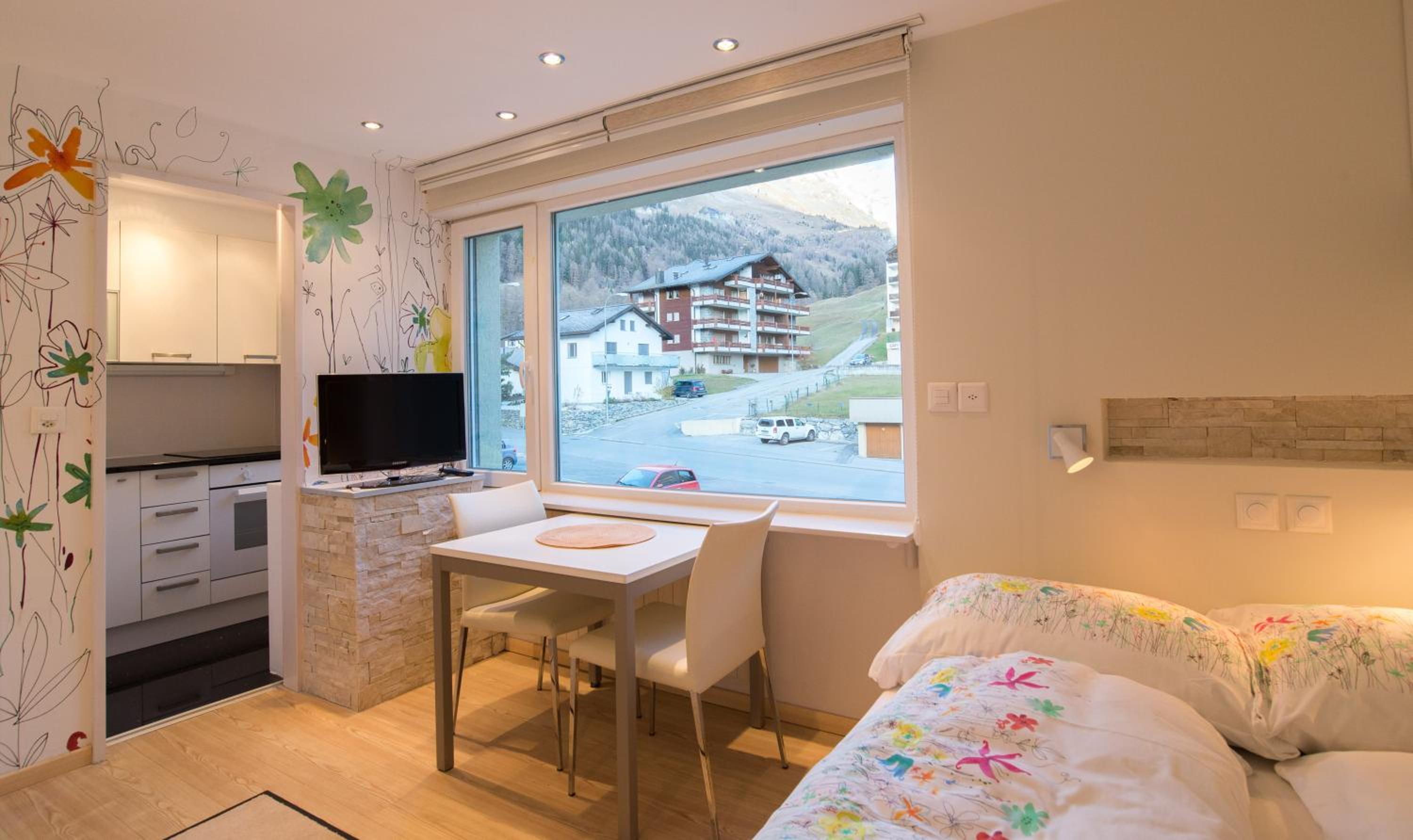 Studio Apartment photo 1