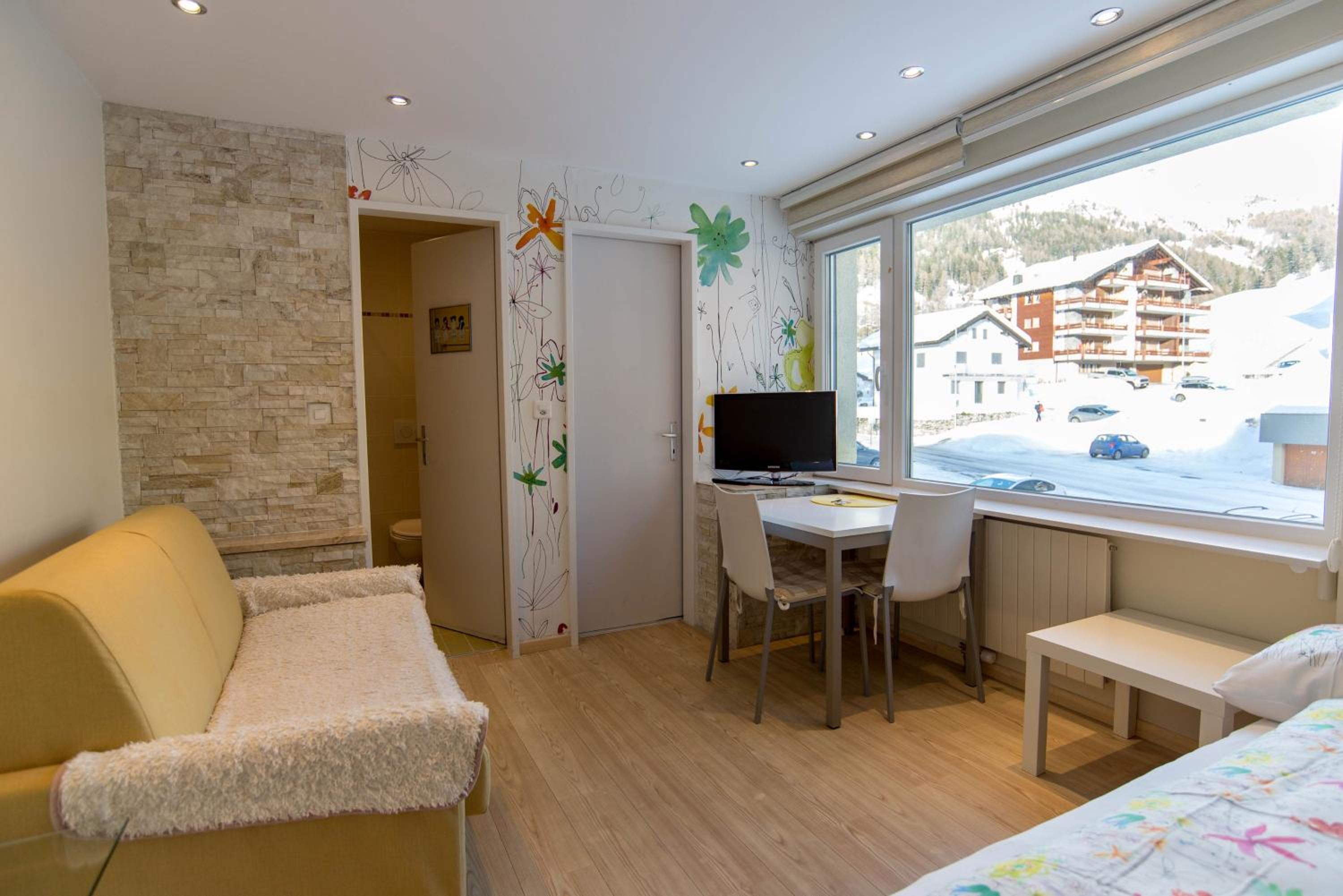 Studio Apartment photo 3