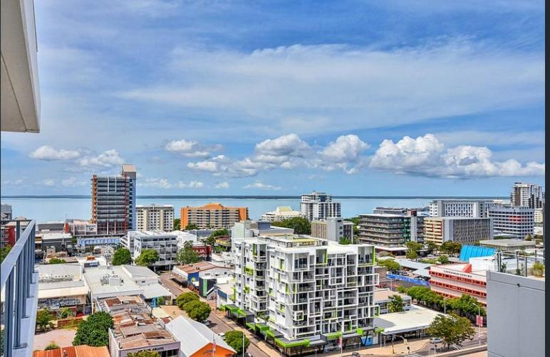 One-Bedroom Apartment with Sea View and Balcony - Photo 12