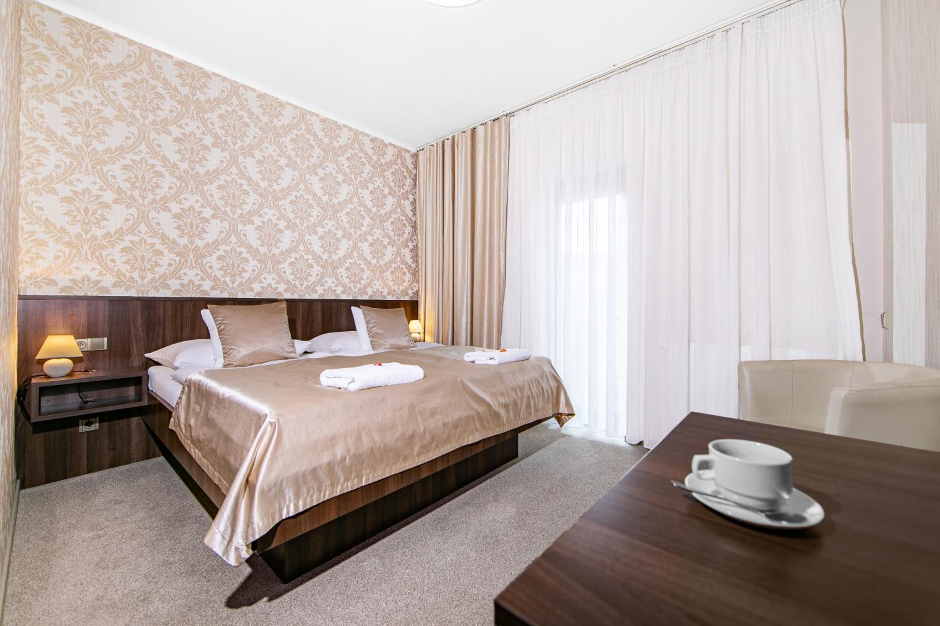 Double Room with Balcony - Photo 1