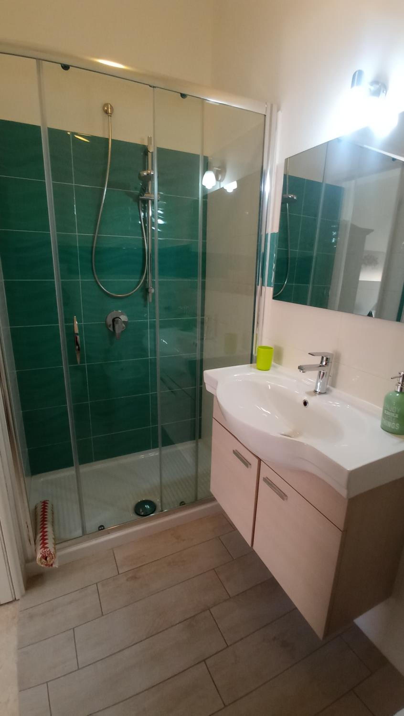 Double or Twin Room with Private Bathroom photo 3