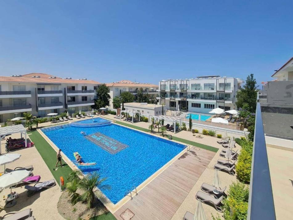 Apartment with Pool View  photo 1