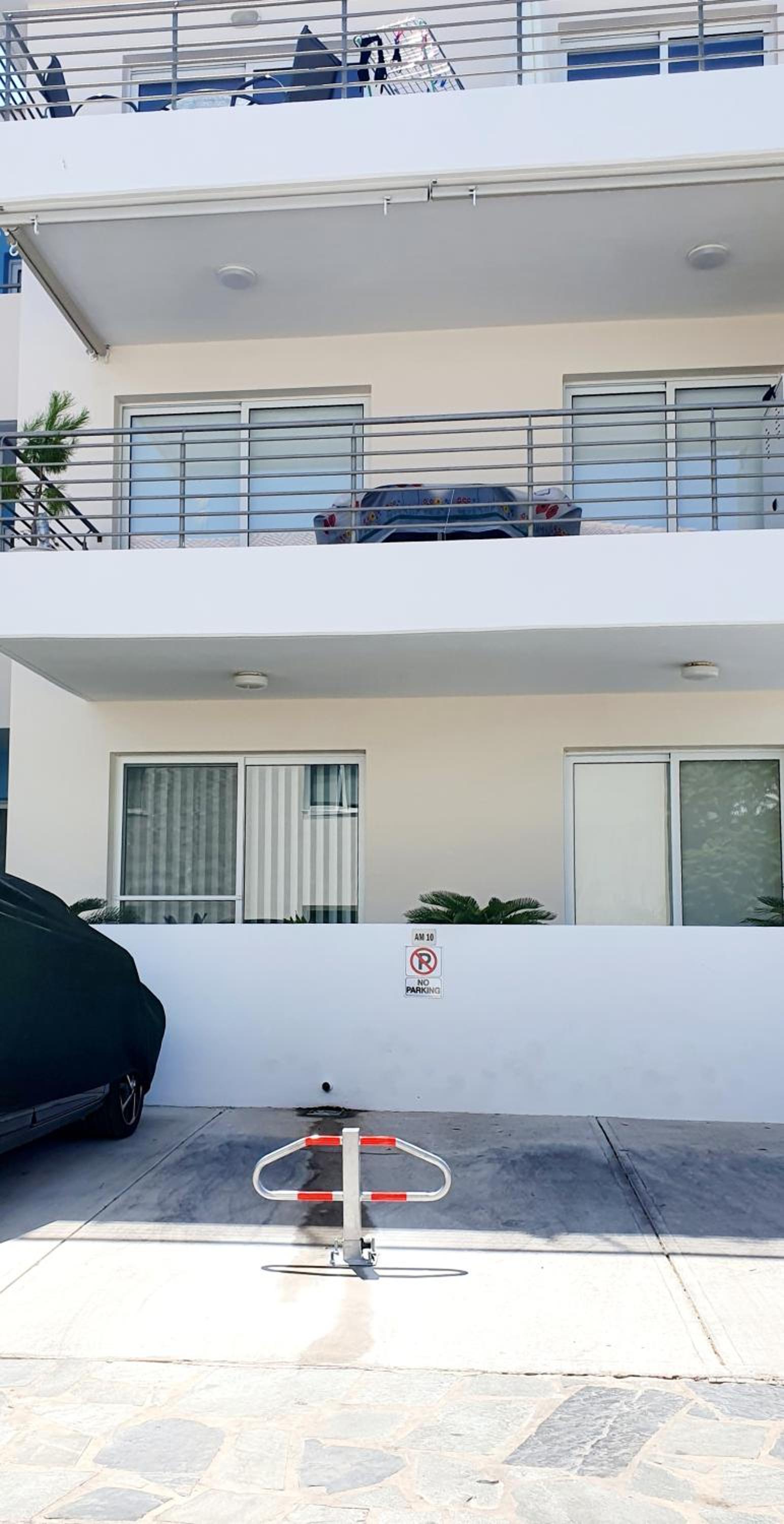 Apartment with Pool View  photo 2