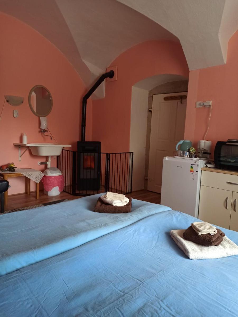 Standard Double Room with Shared Bathroom photo 3