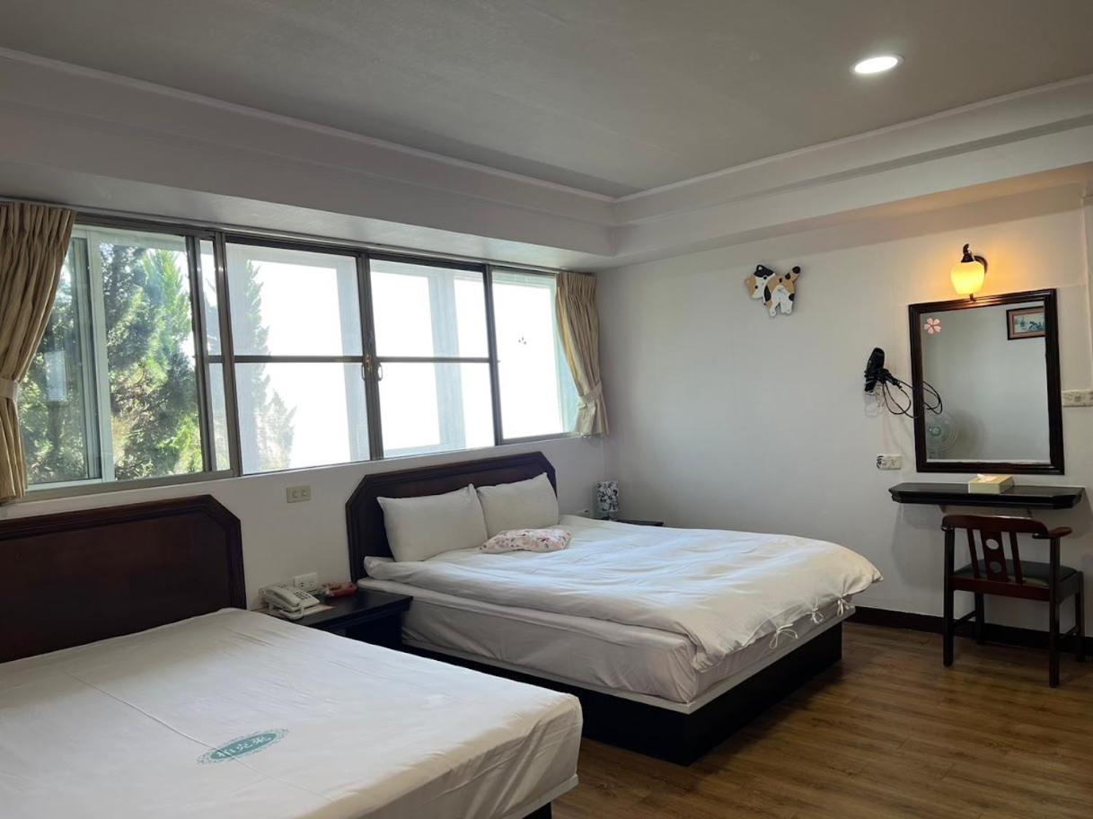 Standard Double Room - Photo 13