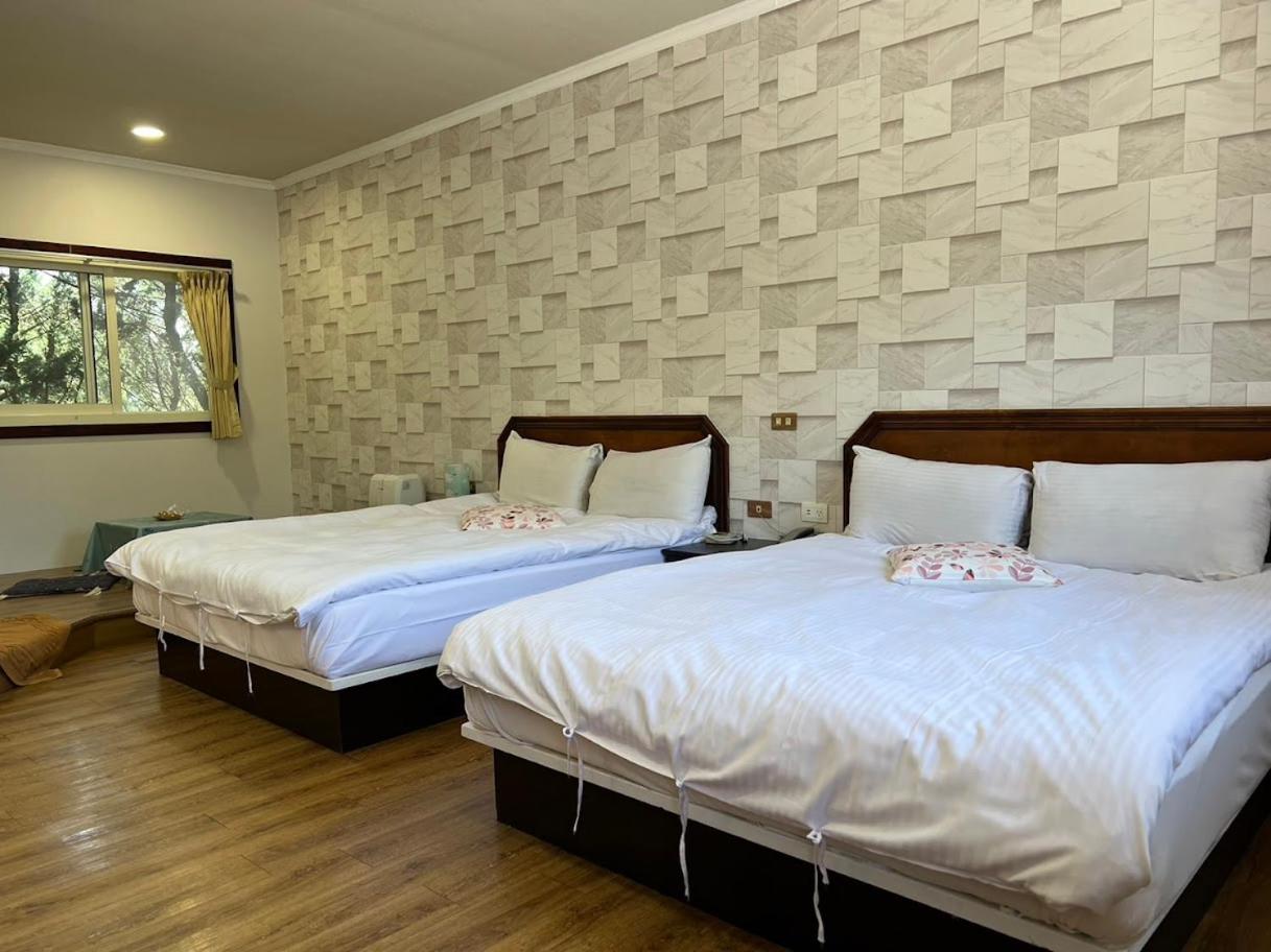 Standard Quadruple Room - Photo 11