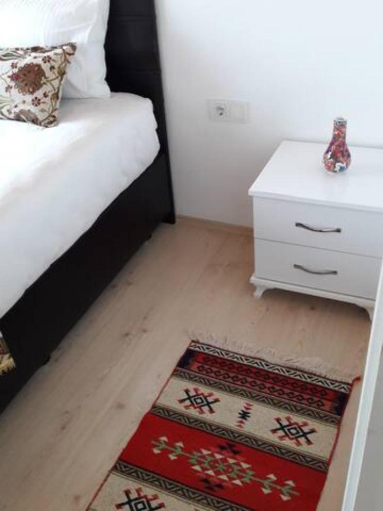 Deluxe Double Room (2 Adults + 1 Child) photo 1