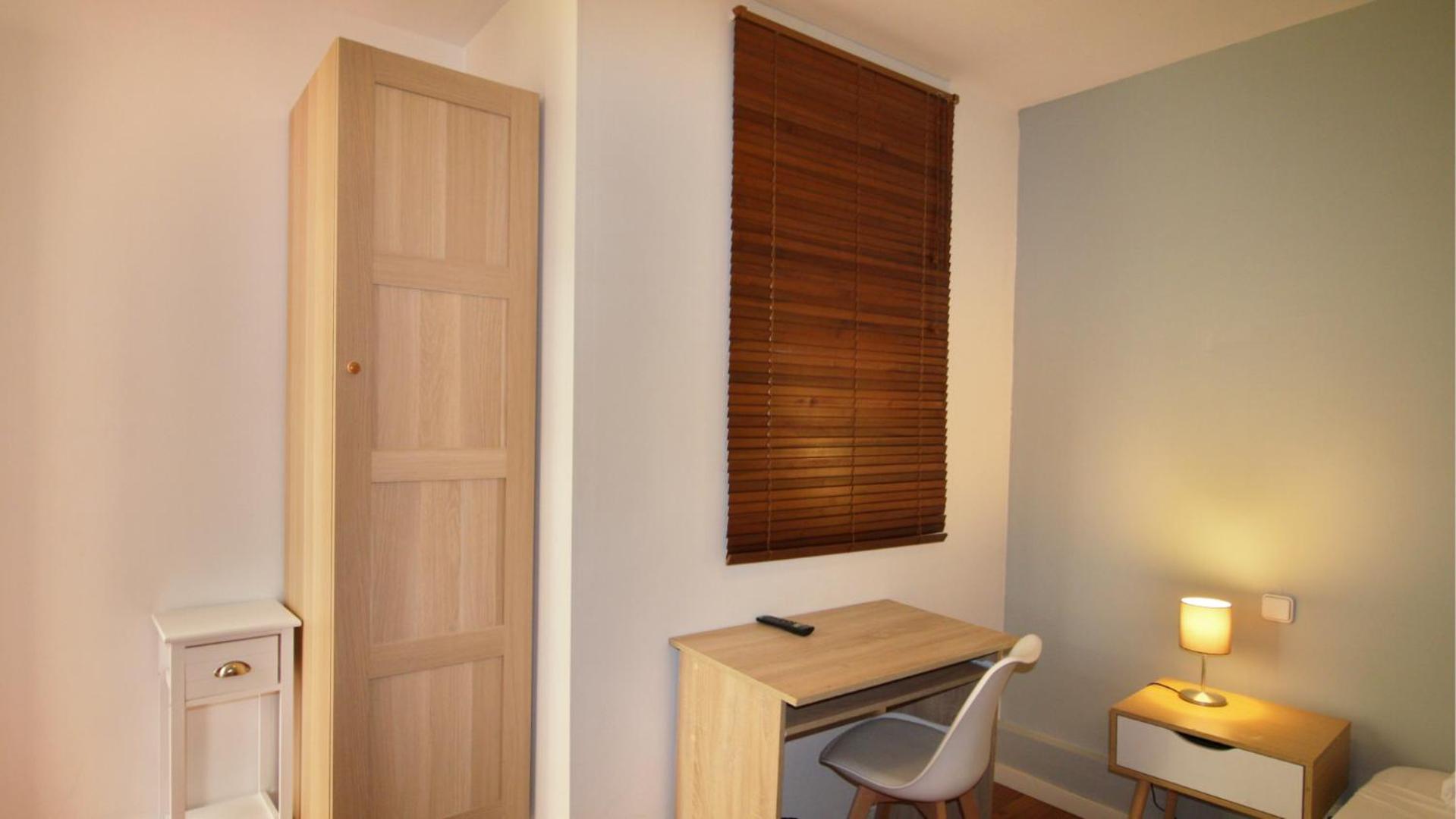 Twin Room with Shared Bathroom photo 2
