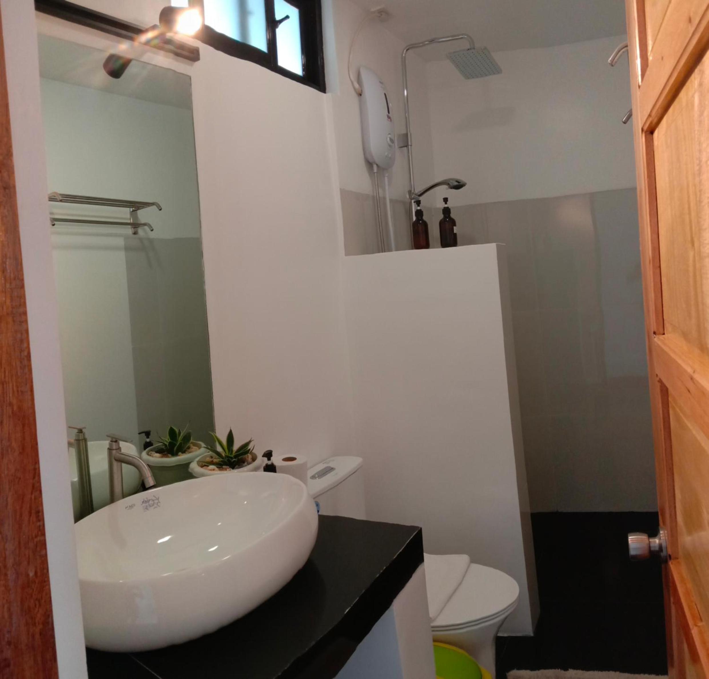 Deluxe Triple Room with Sea View photo 3