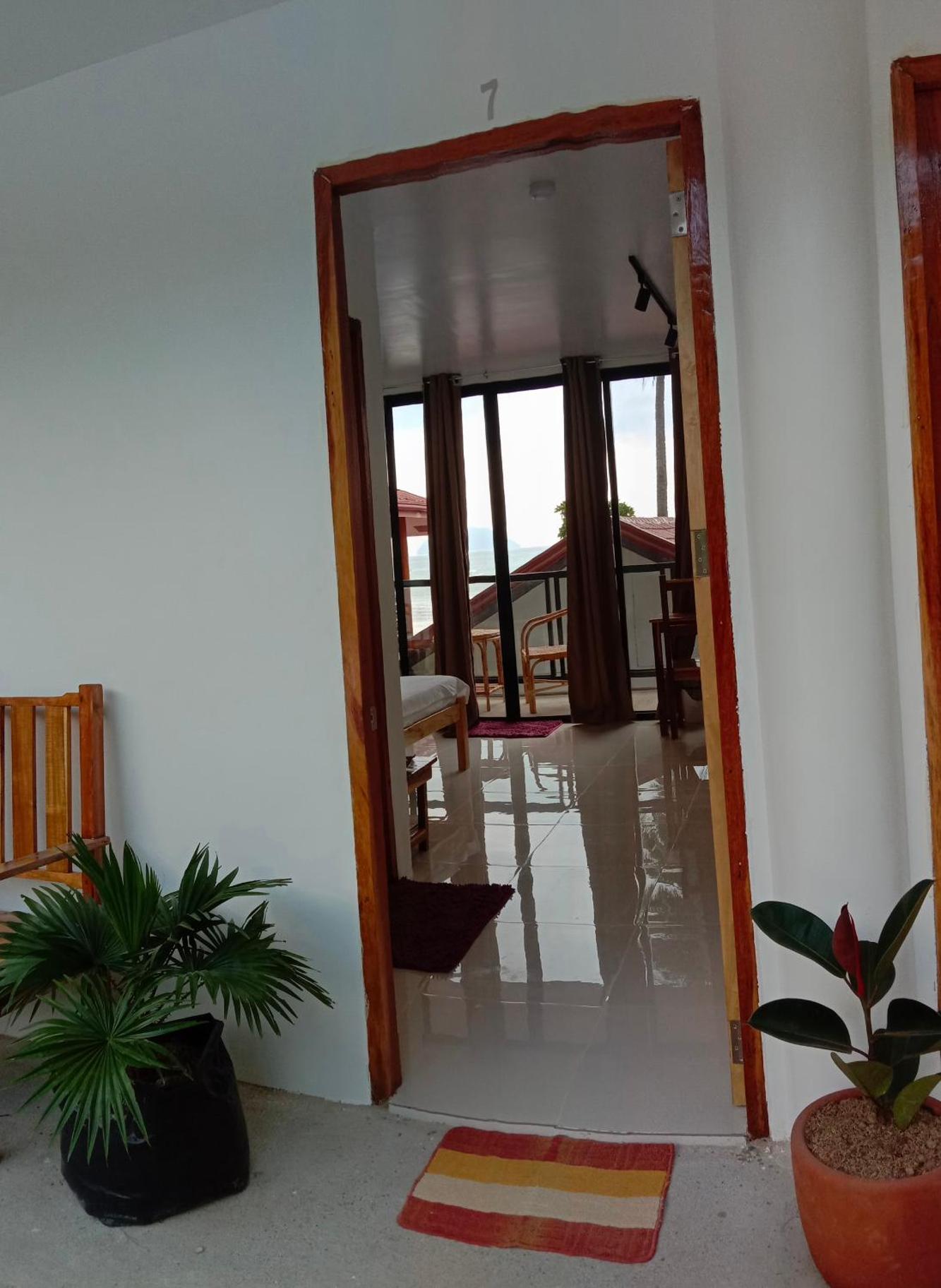 Deluxe Triple Room with Sea View photo 2