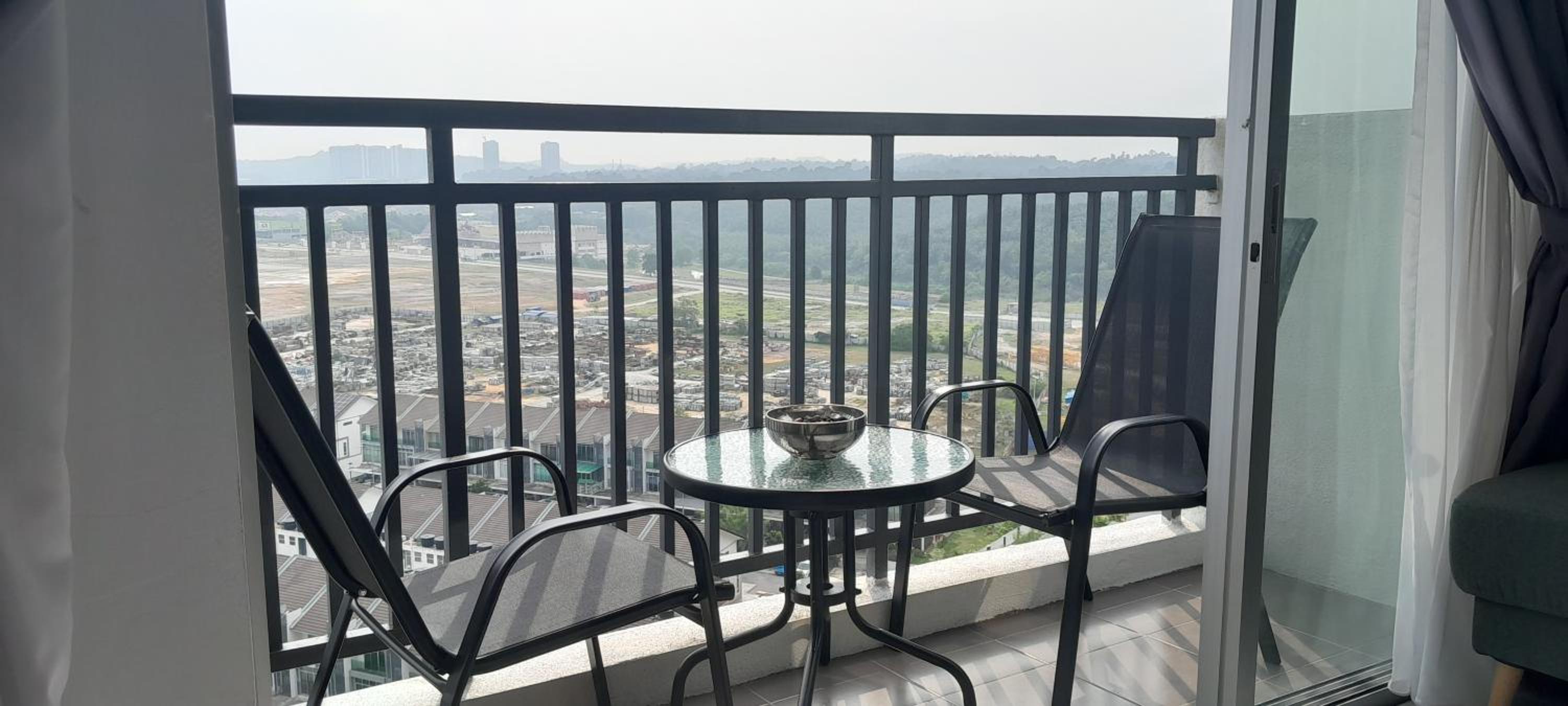 Three-Bedroom Apartment with Balcony photo 3