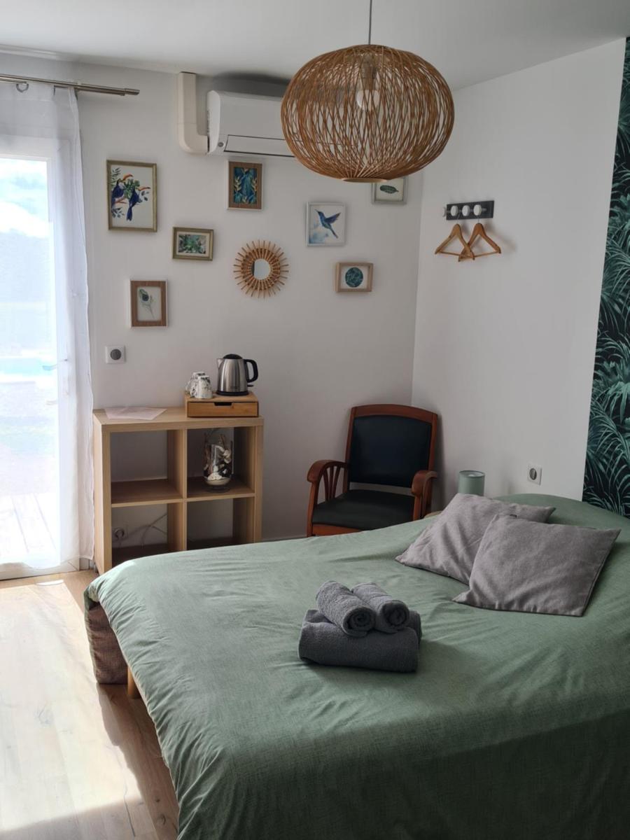 Double Room with Private Bathroom photo 1