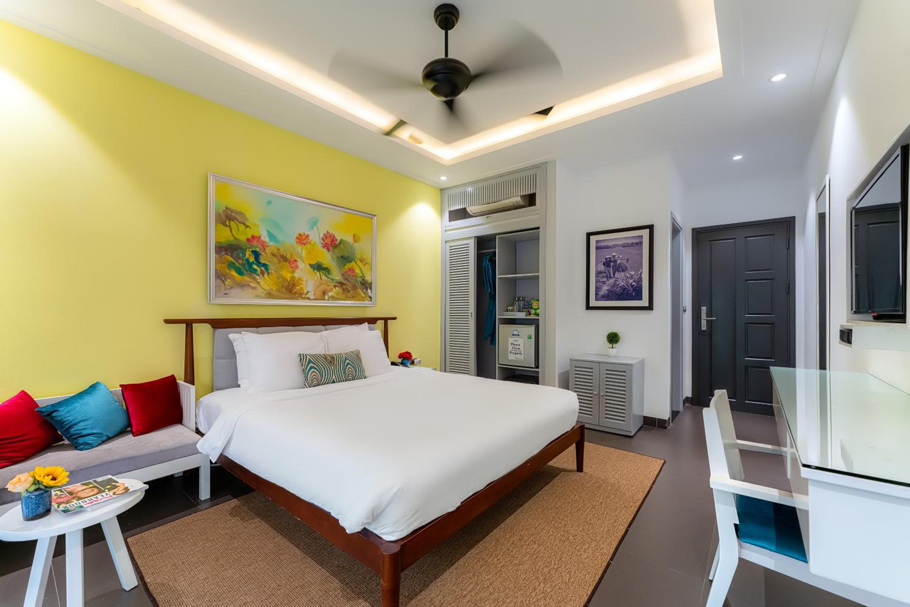 King Room with Pool View