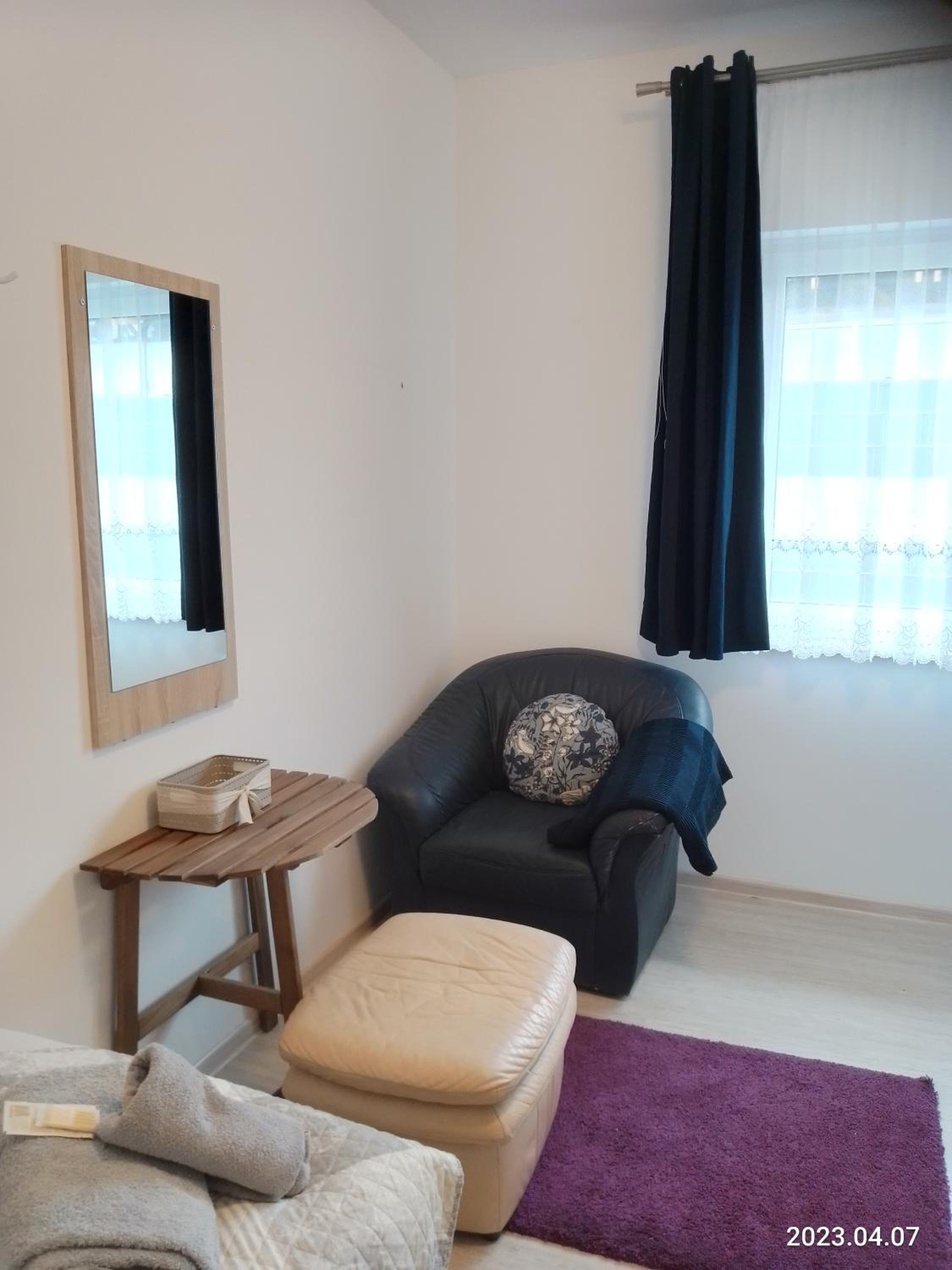 Apartment with Terrace - Photo 11