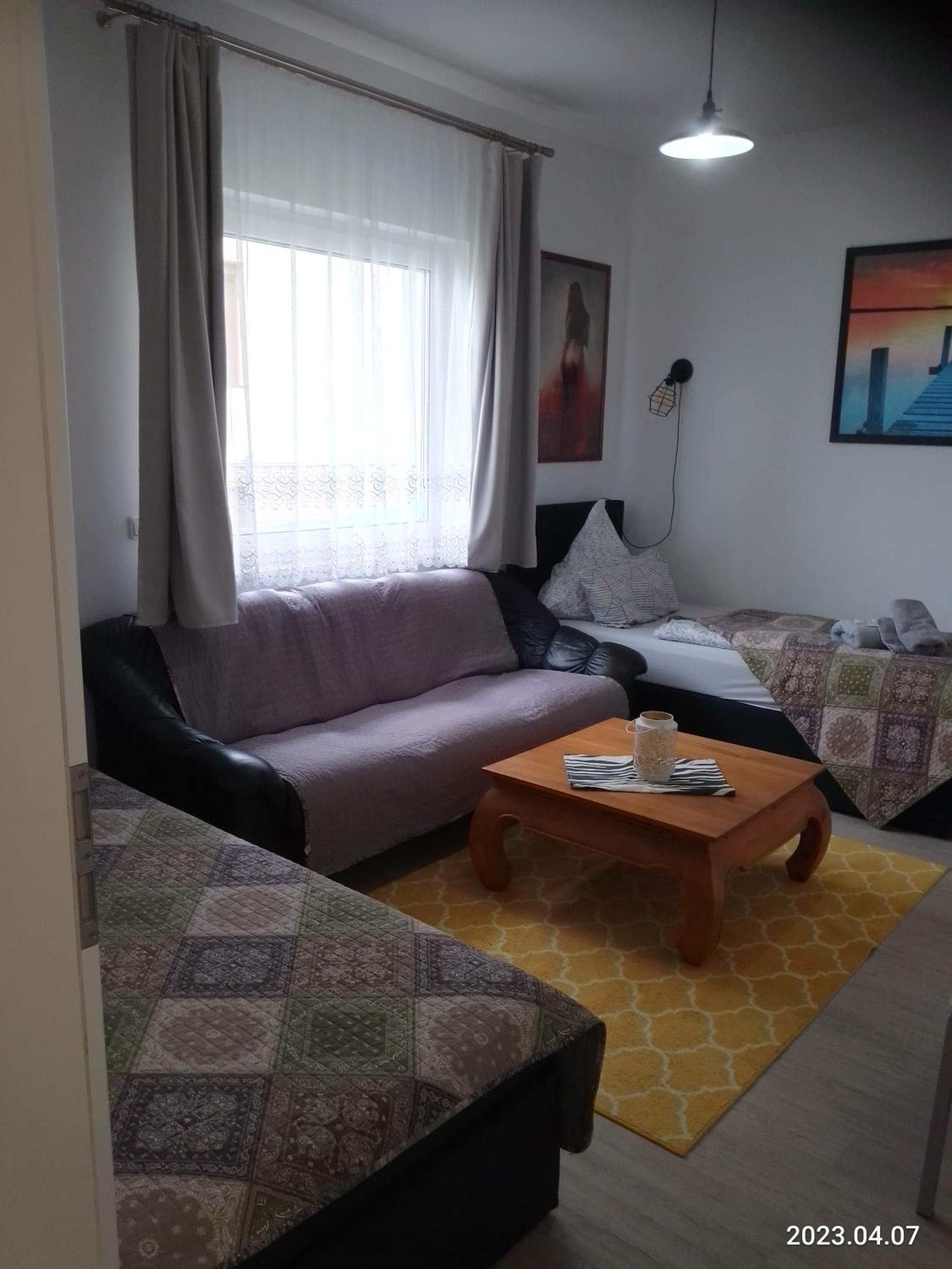 Apartment with Terrace - Photo 15