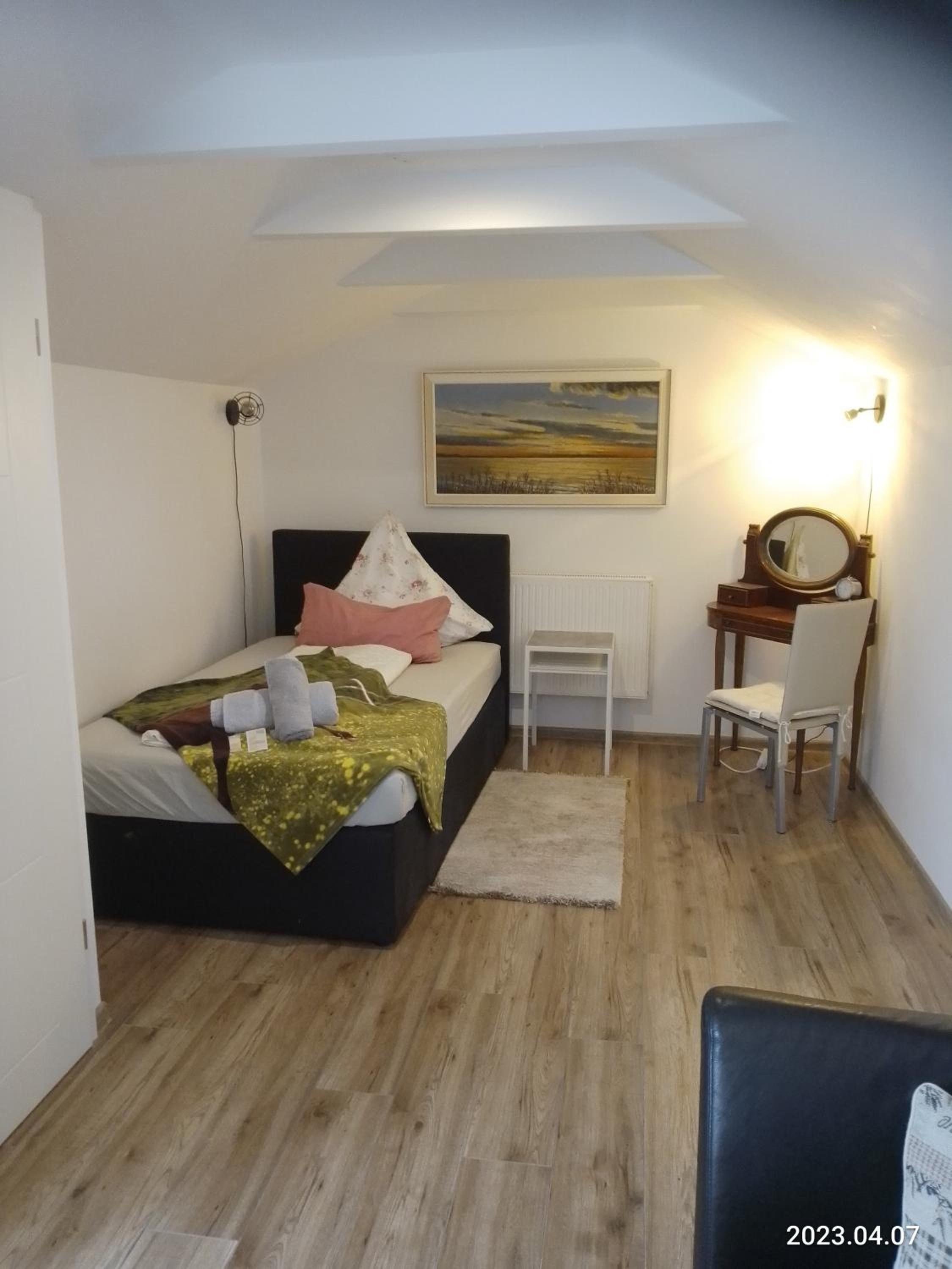 Apartment with Terrace - Photo 30