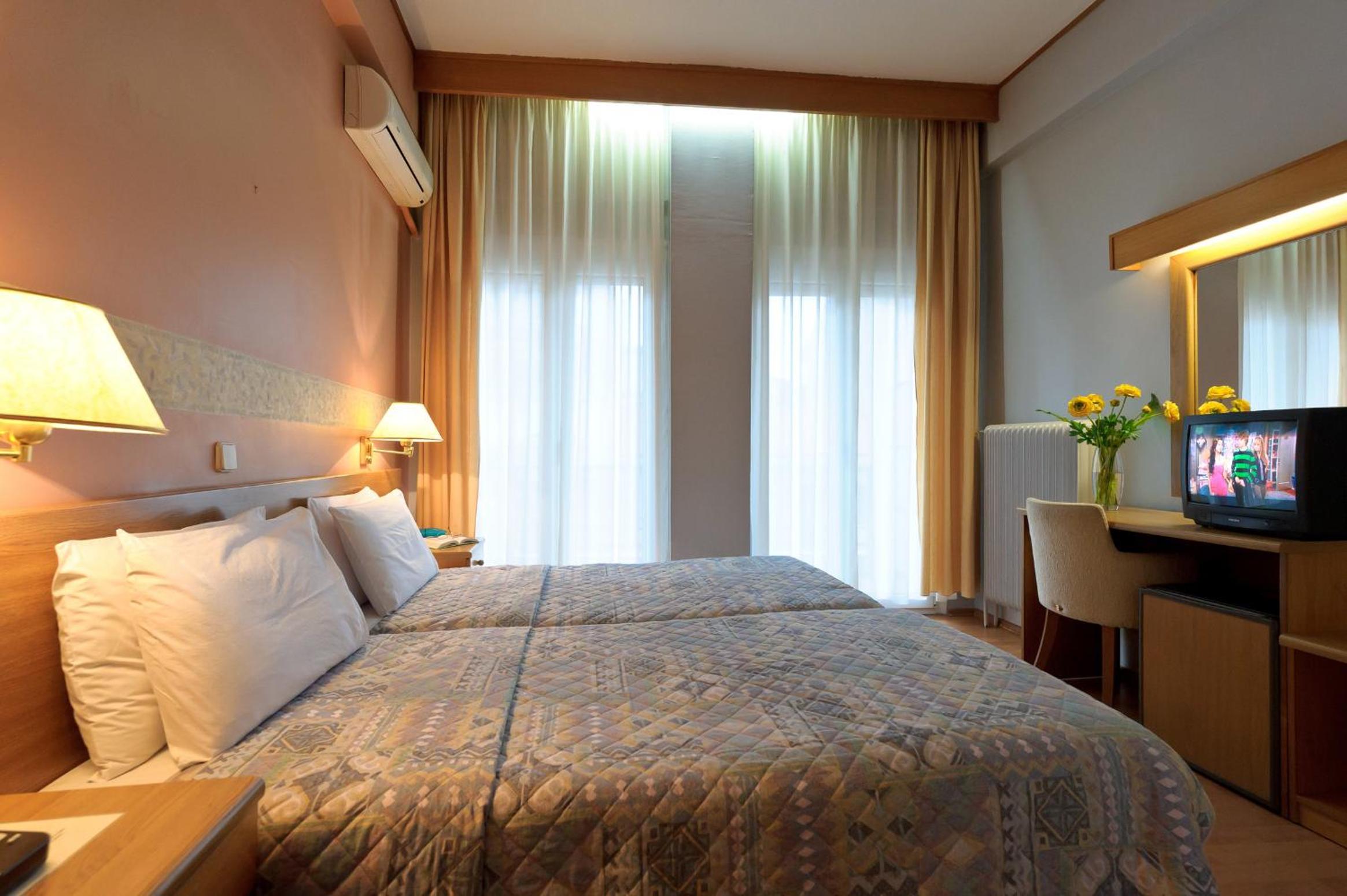 Twin Room - Photo 3