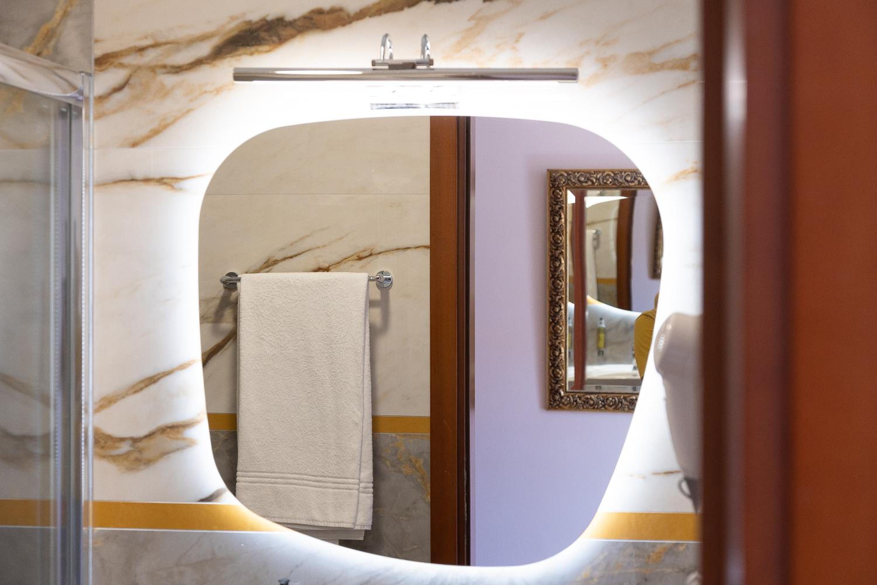 Double or Twin Room photo 3