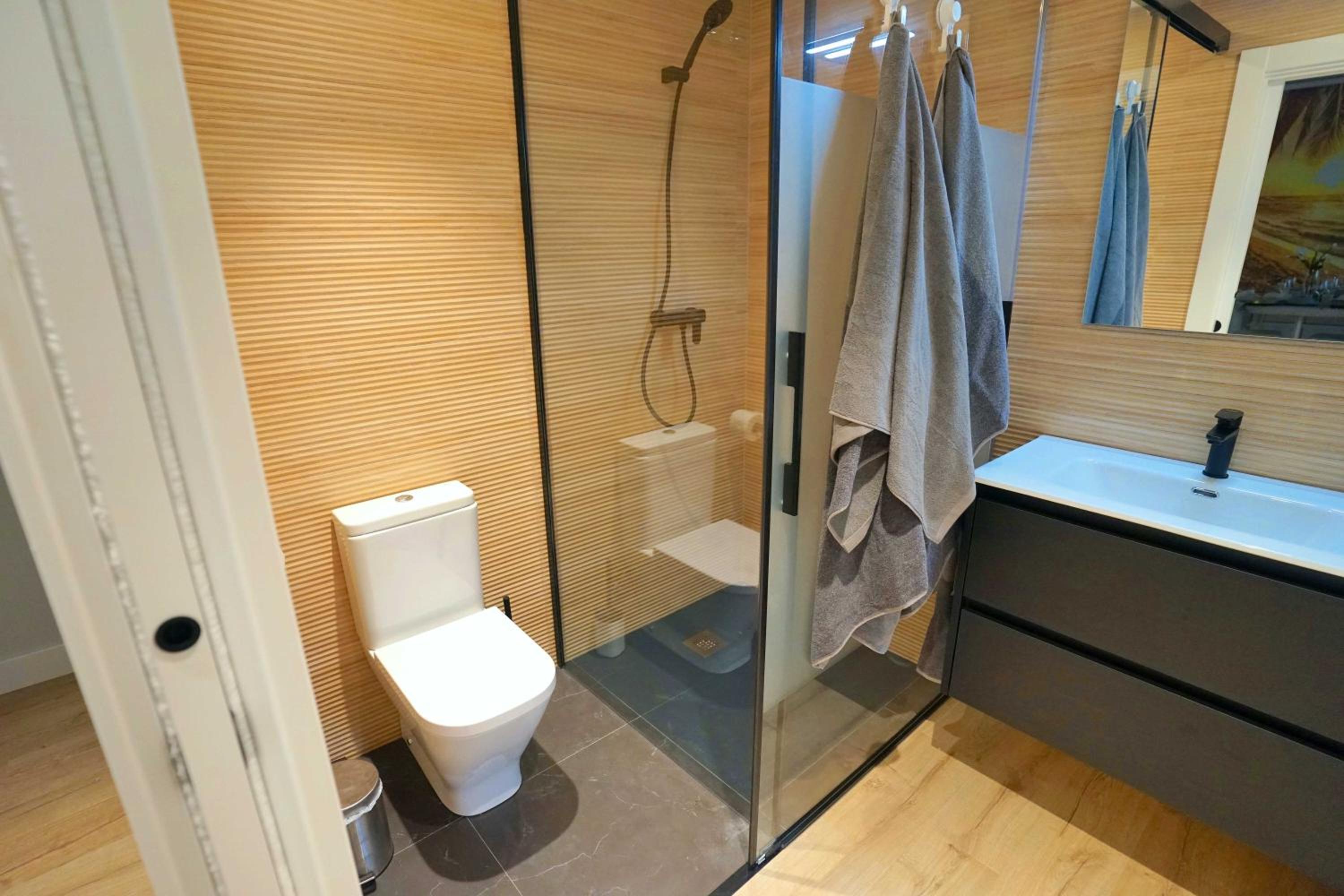 Two-Bedroom Apartment - Photo 2