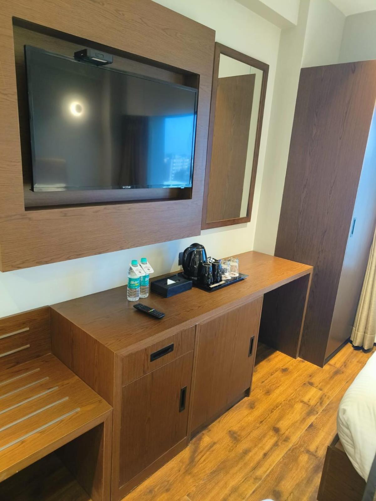 Superior Twin Room (15% off on 2-way Airport Transfer, F&B Services, Laundry) - Photo 7