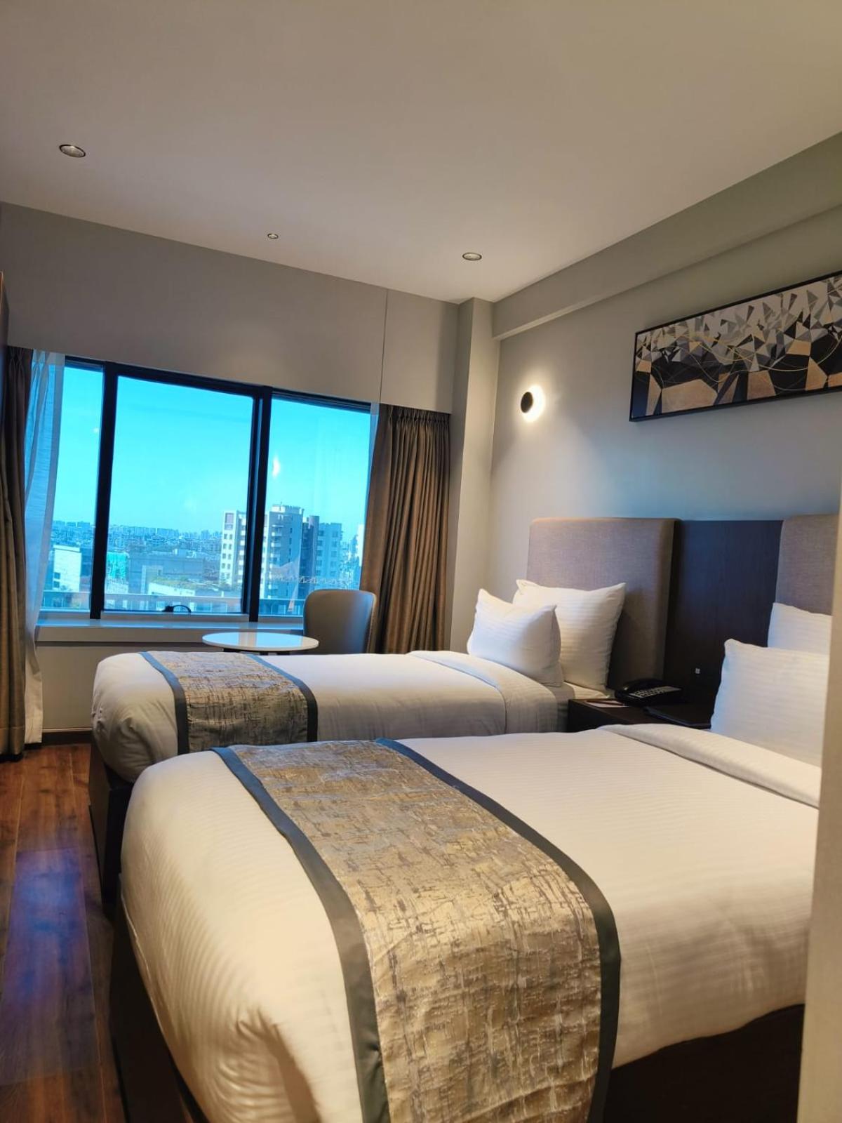 Superior Twin Room (15% off on 2-way Airport Transfer, F&B Services, Laundry) - Photo 6