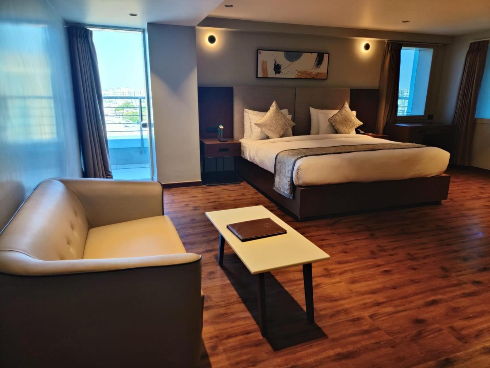Family Room with Balcony (15% off on 2-way Airport Transfer, F&B Services, Laundry) photo 3