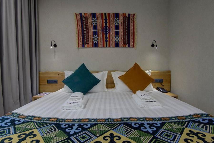 Large Double Room - Photo 5