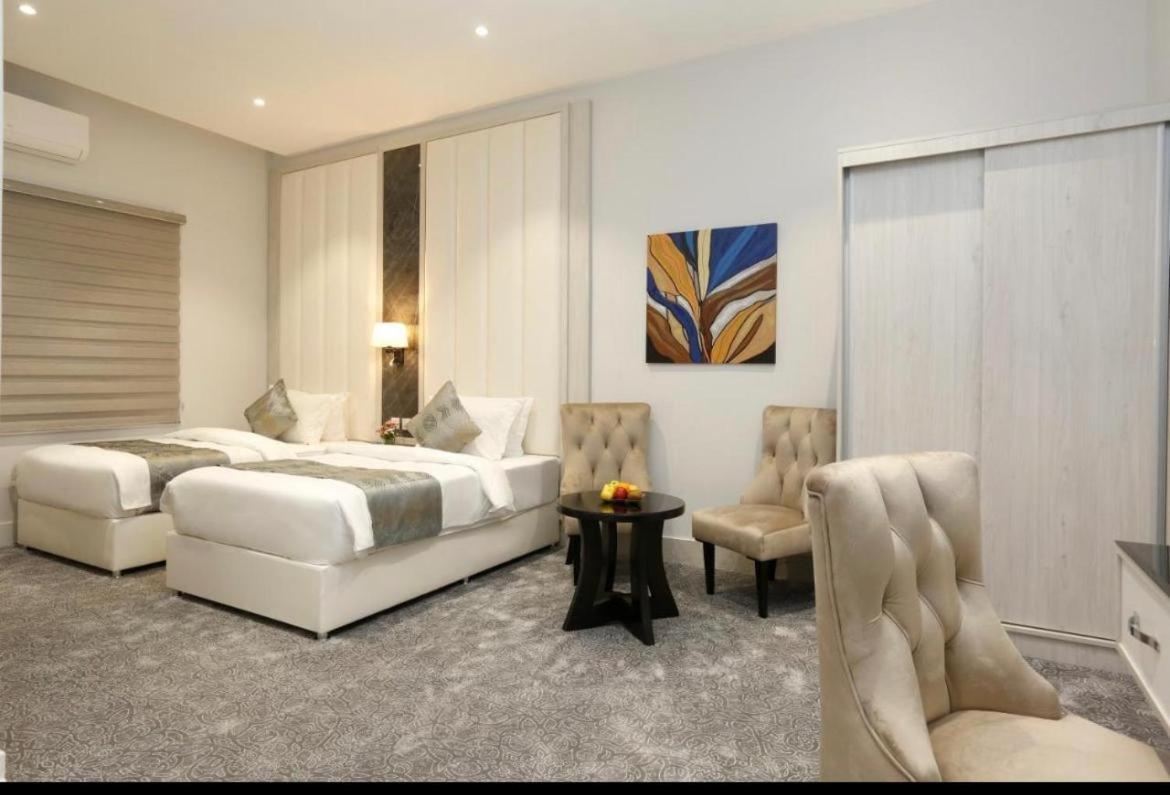 Single Room with Bathroom photo 3