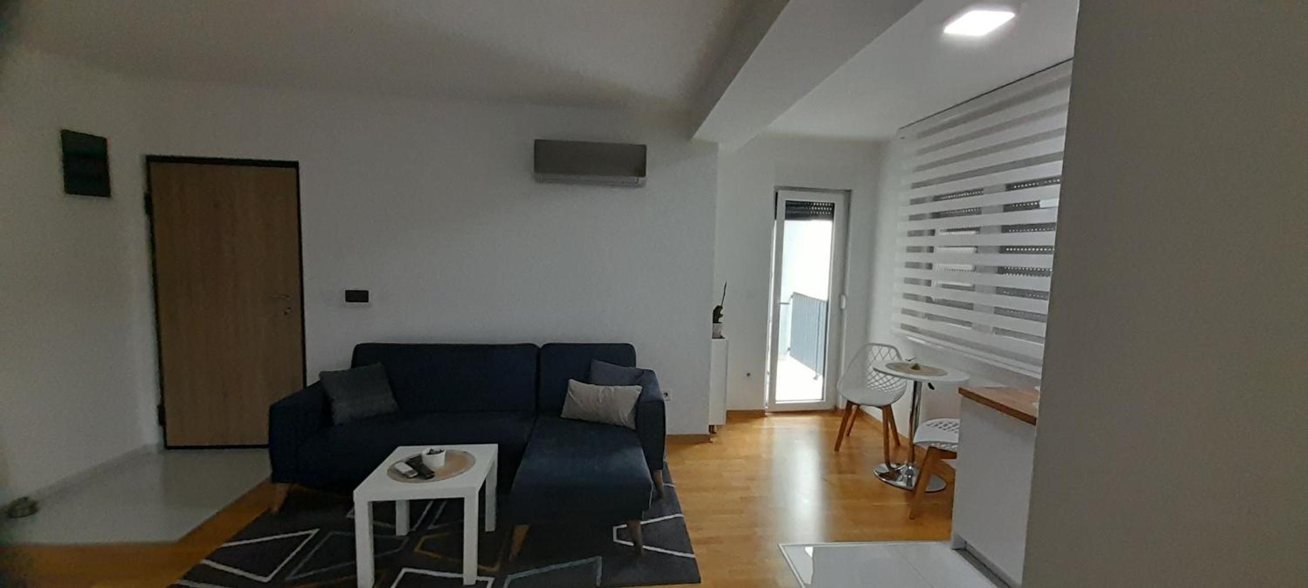 One-Bedroom Apartment photo 3