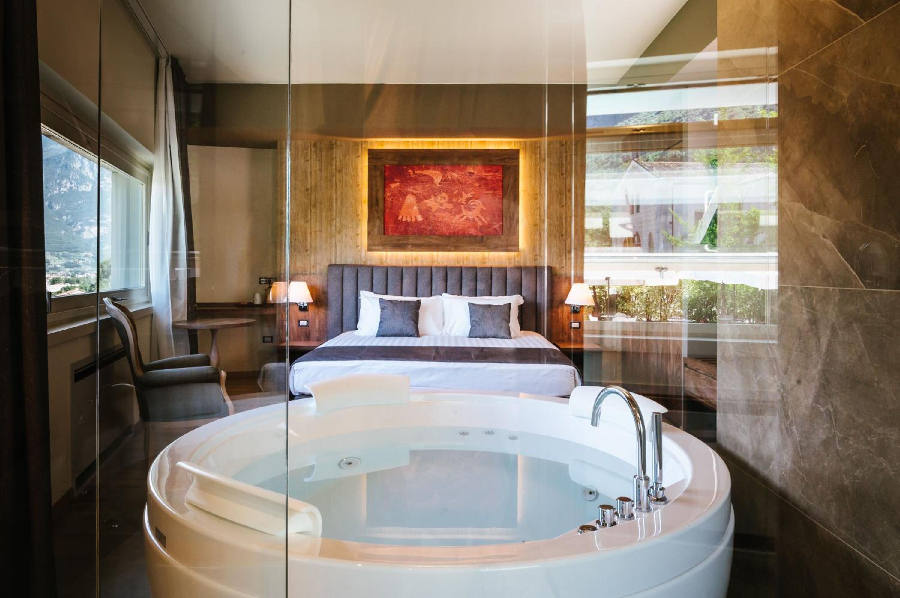 Deluxe Junior Suite - Photo 3