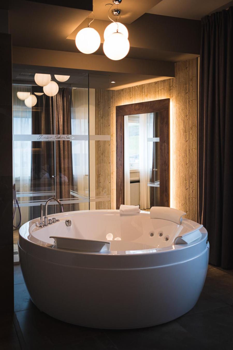 Deluxe Junior Suite - Photo 6