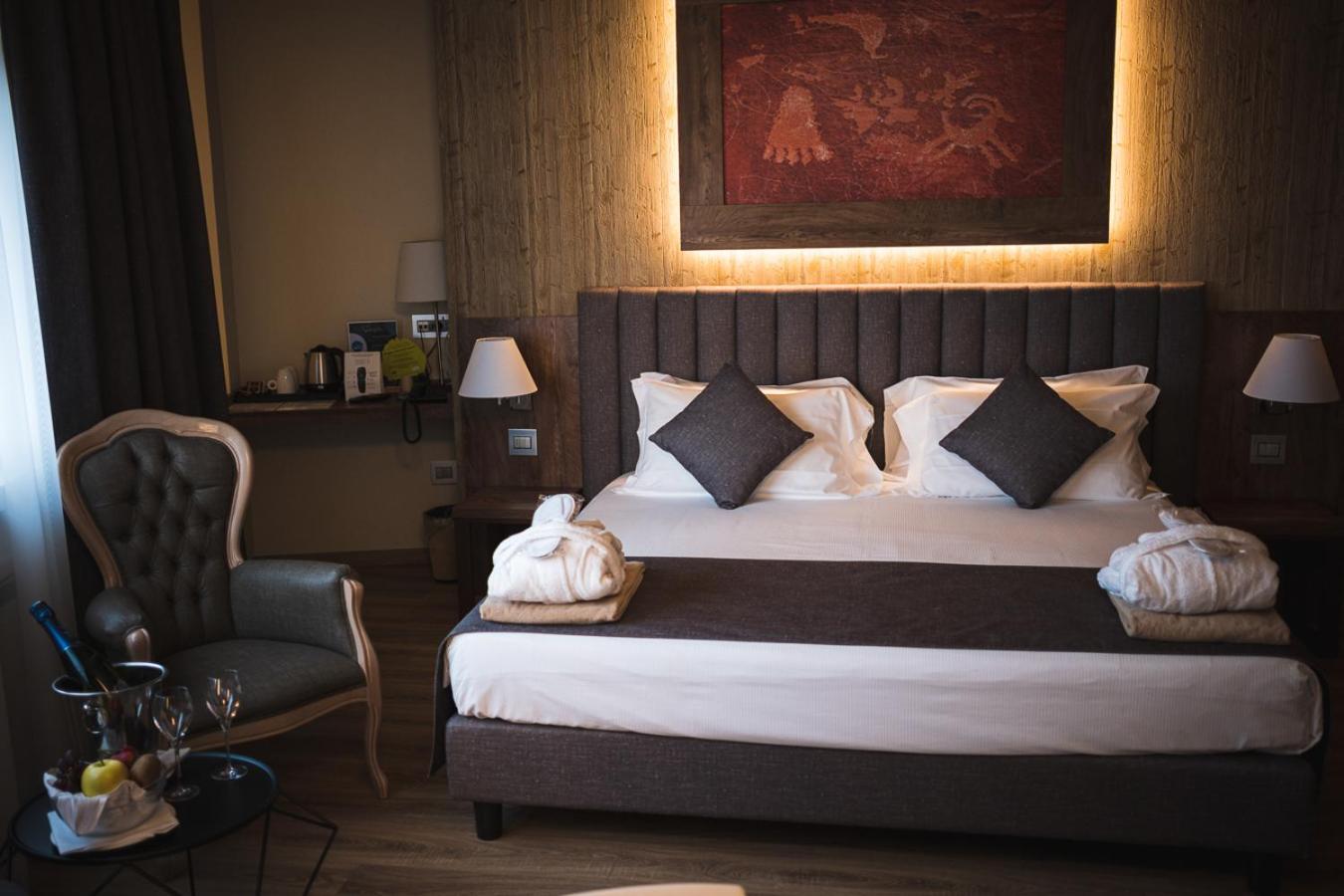 Deluxe Junior Suite - Photo 4