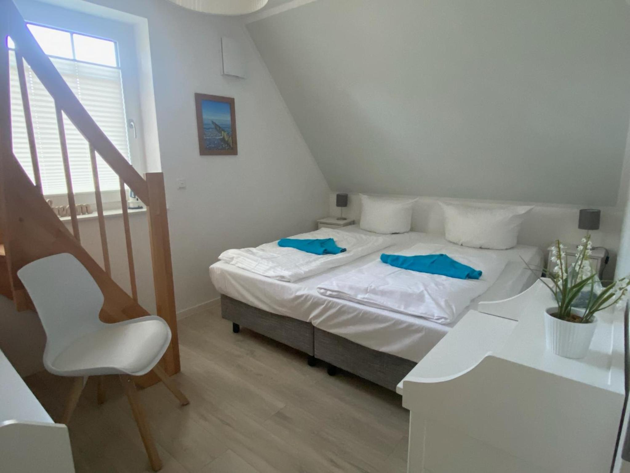 Three-Bedroom House photo 2