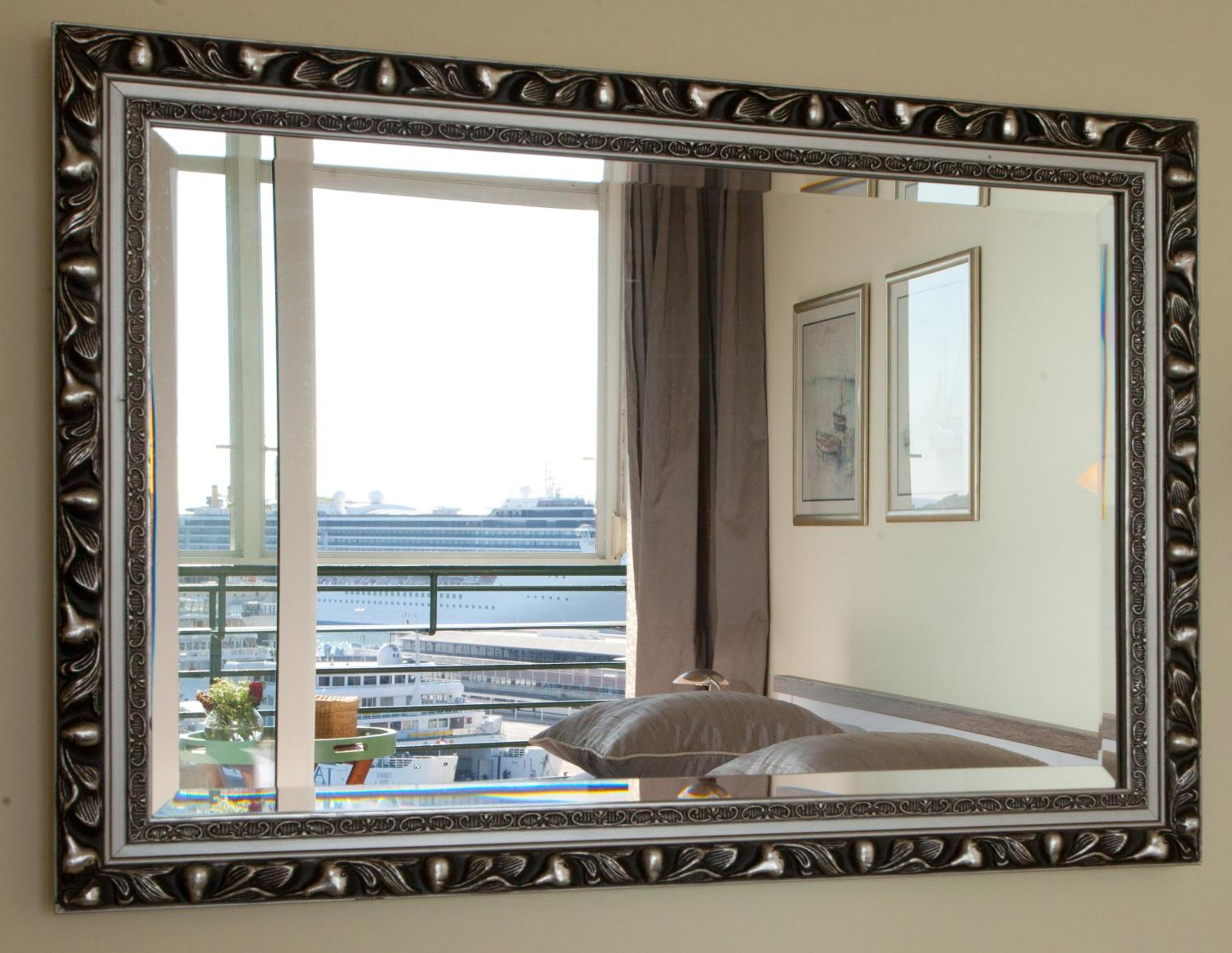 One-Bedroom Apartment with Balcony and Sea View - Photo 31