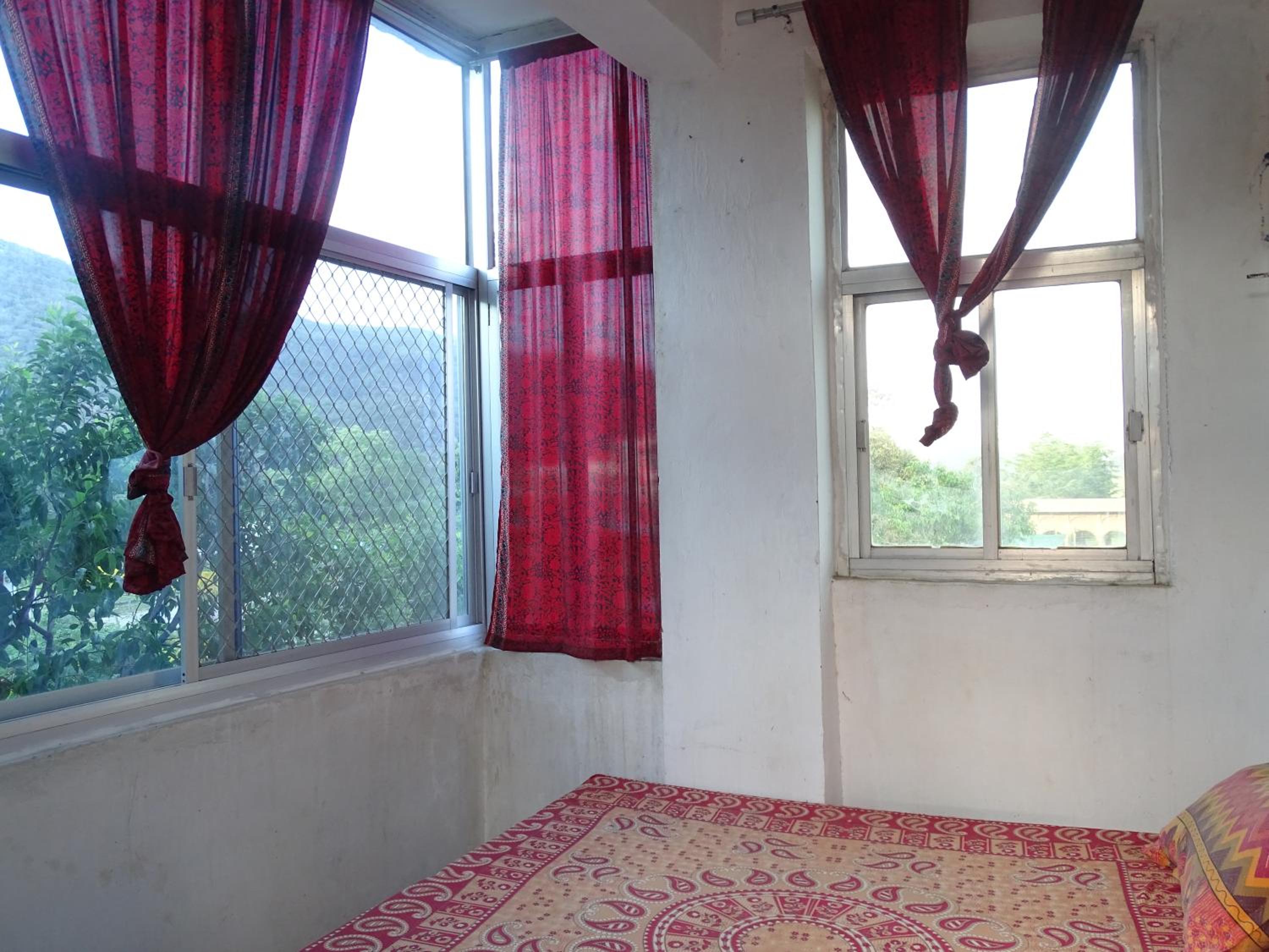 Small Double Room photo 1