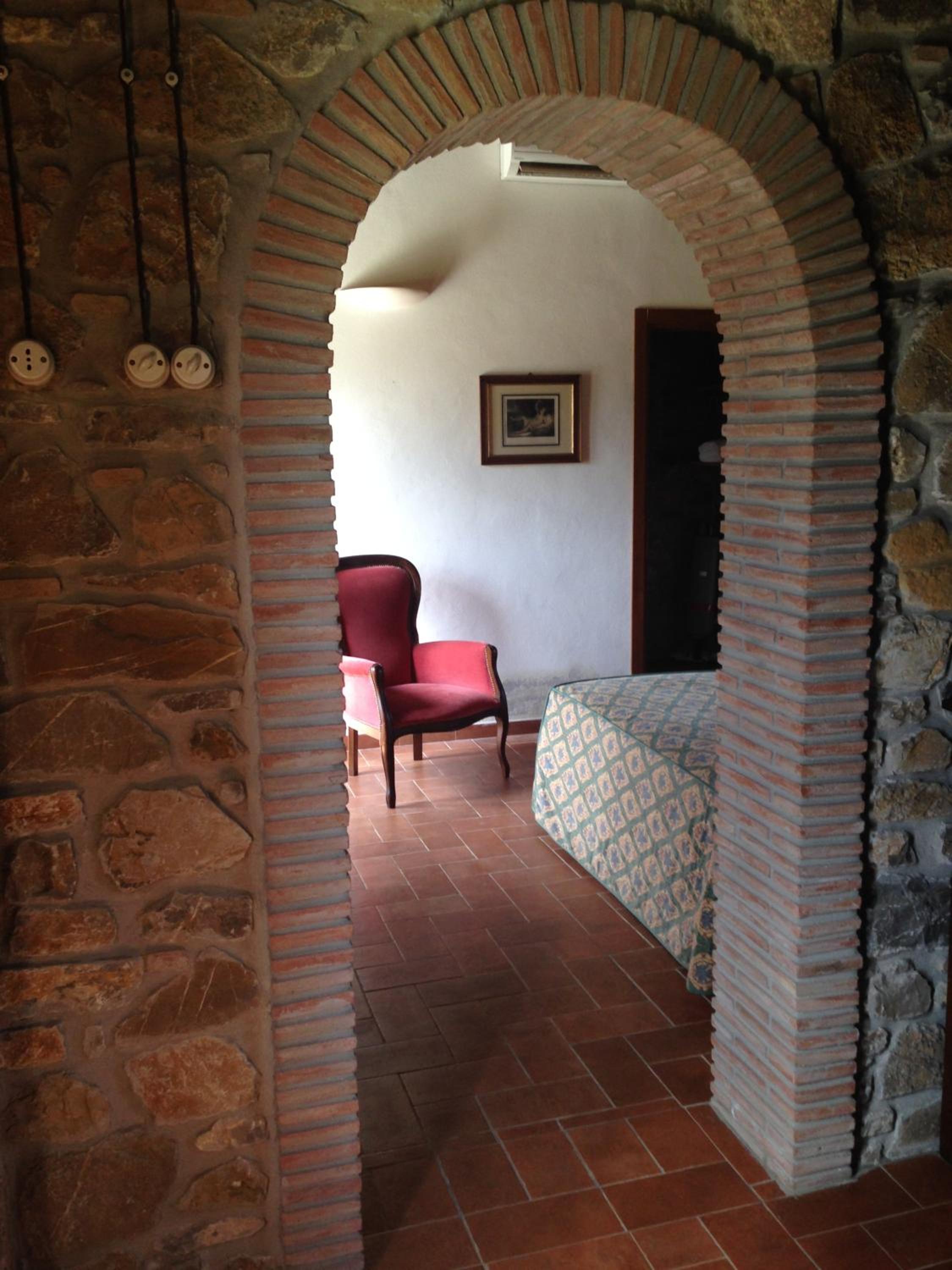 One-Bedroom Apartment - Annex