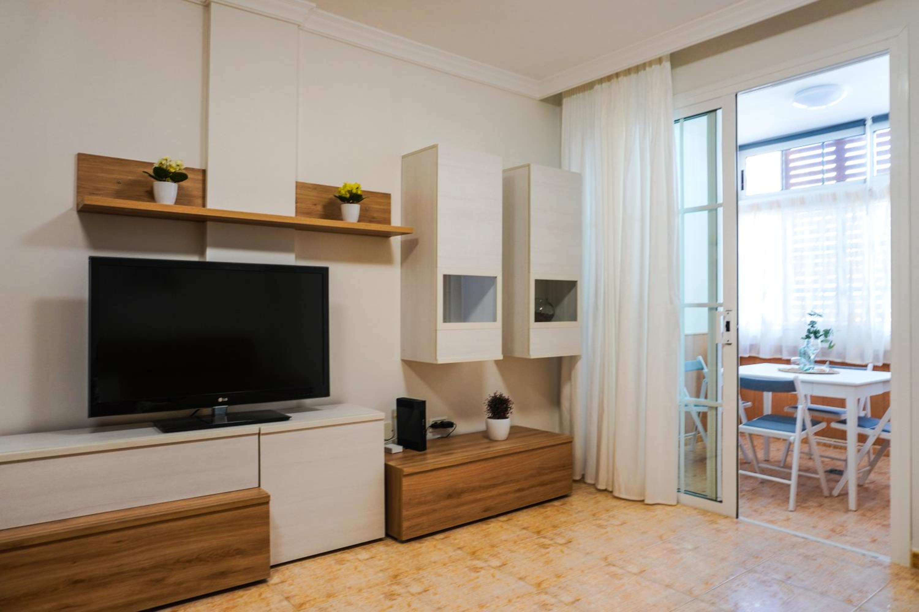 One-Bedroom Apartment photo 2