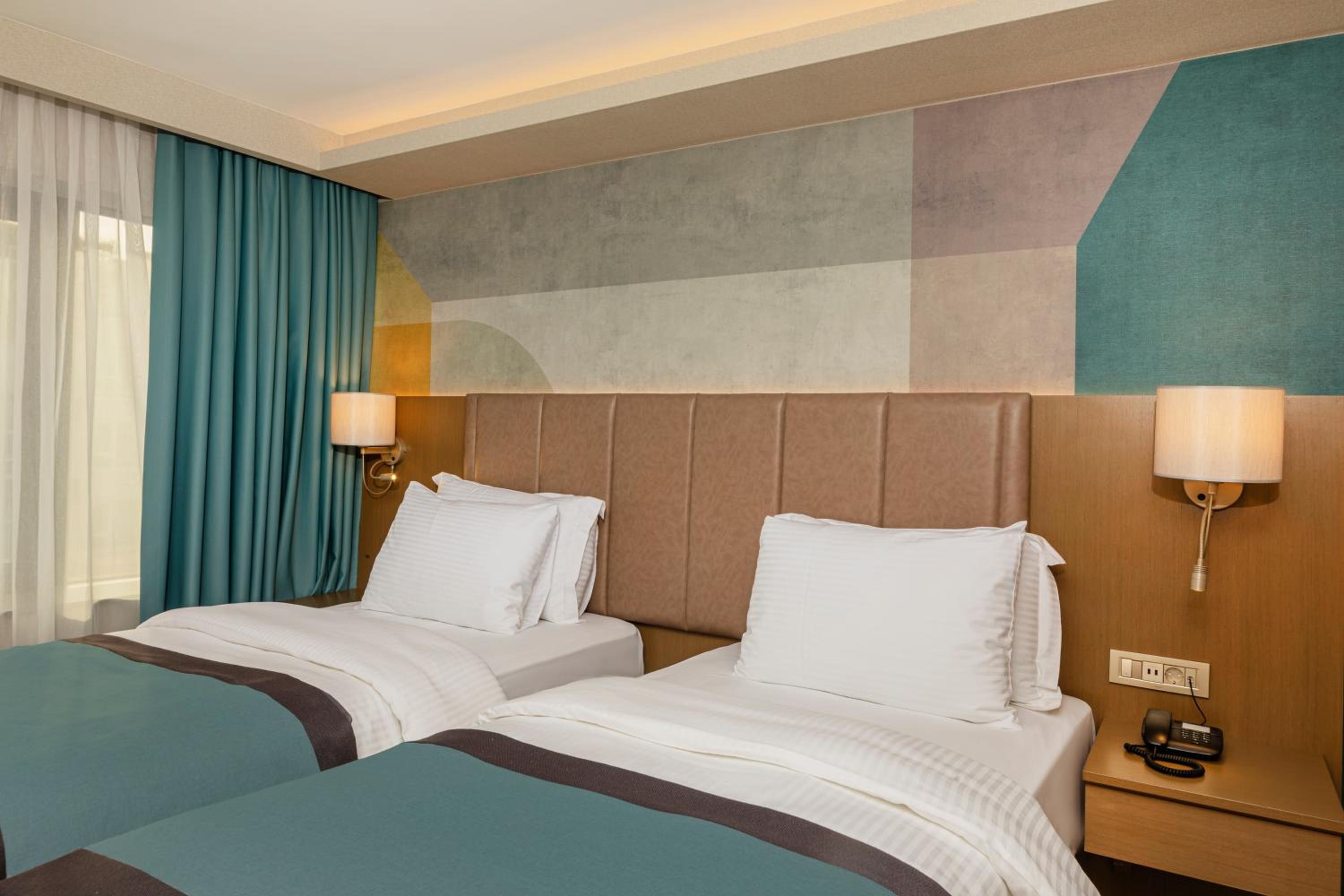 Standard Room, Sea View, Sea Facing thumbnail 5