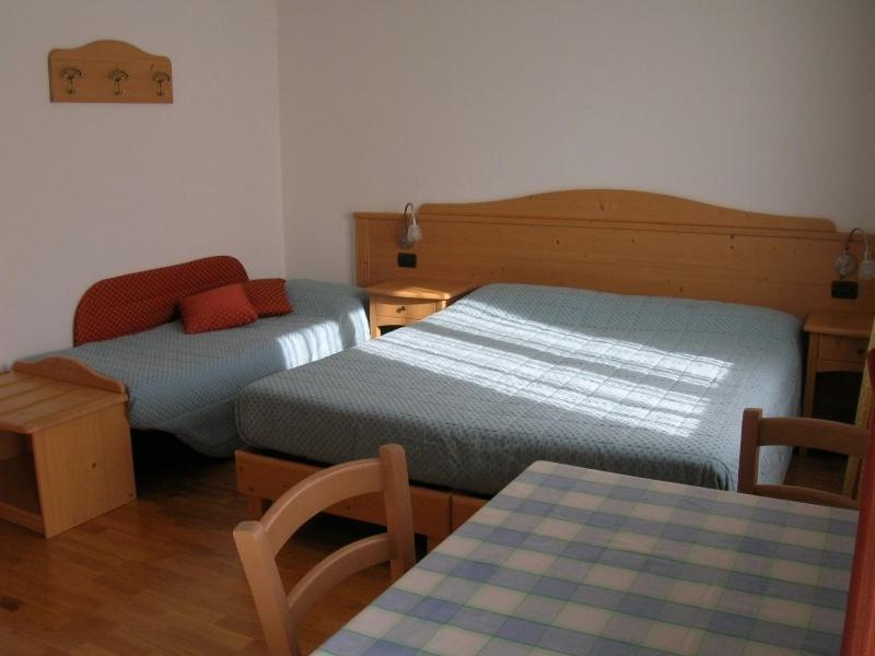 Family Room (2 Adults + 2 Children) - Photo 1