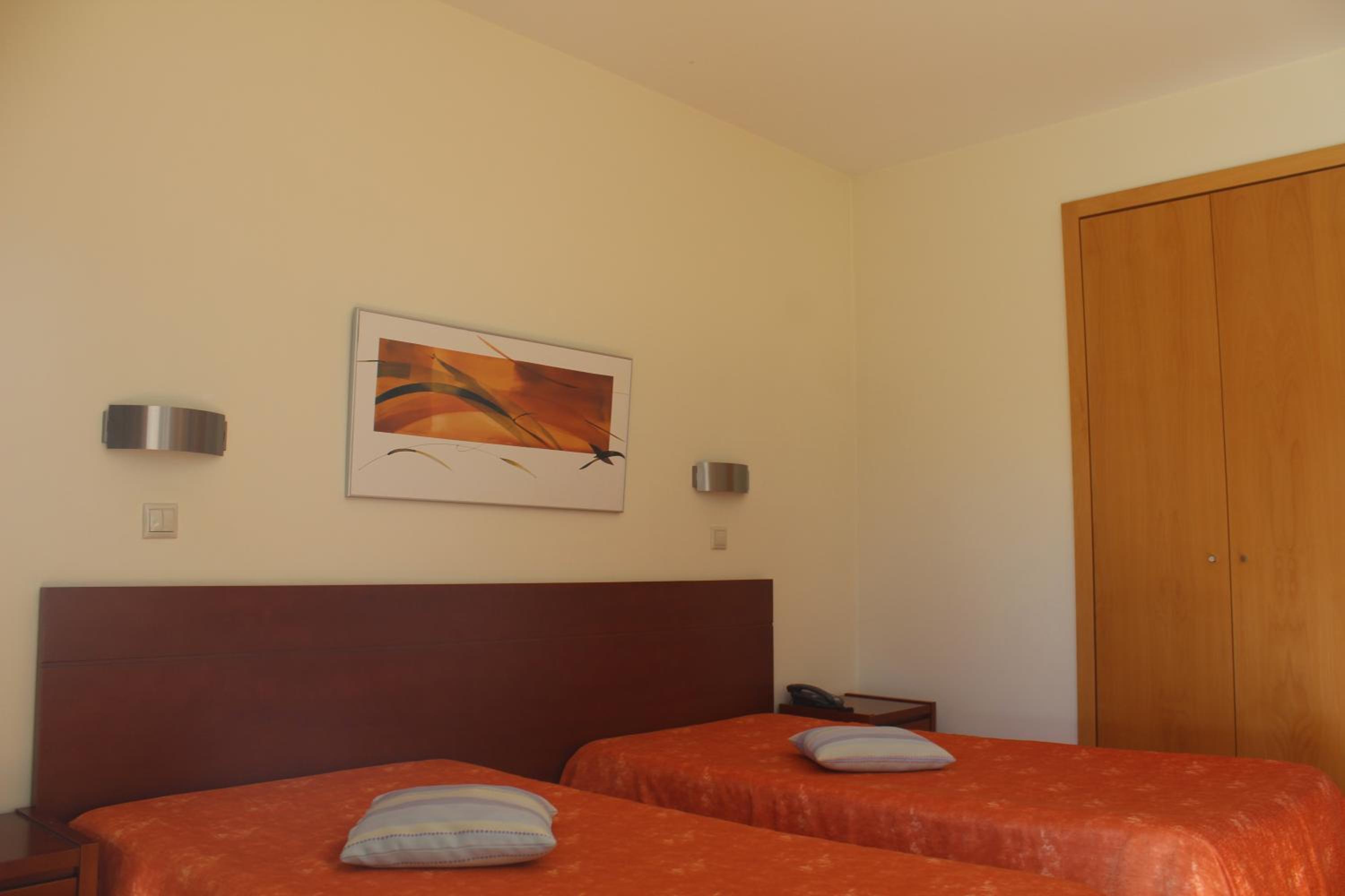 Twin Room - Photo 4
