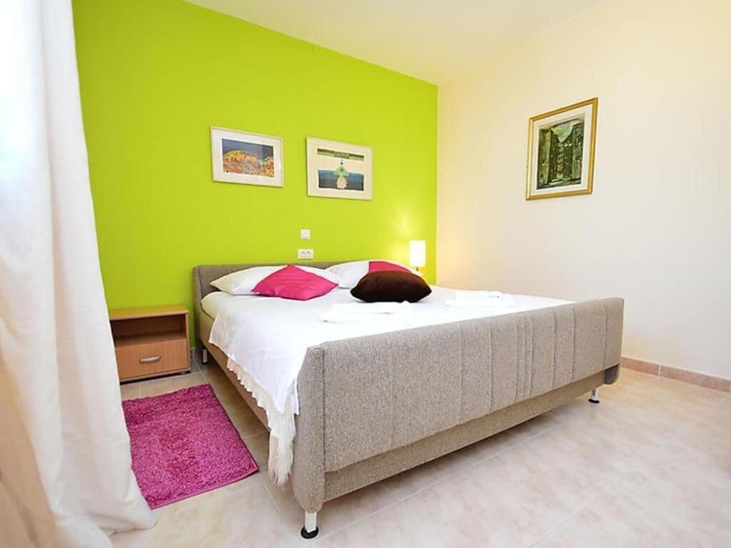 Four-Bedroom House photo 1