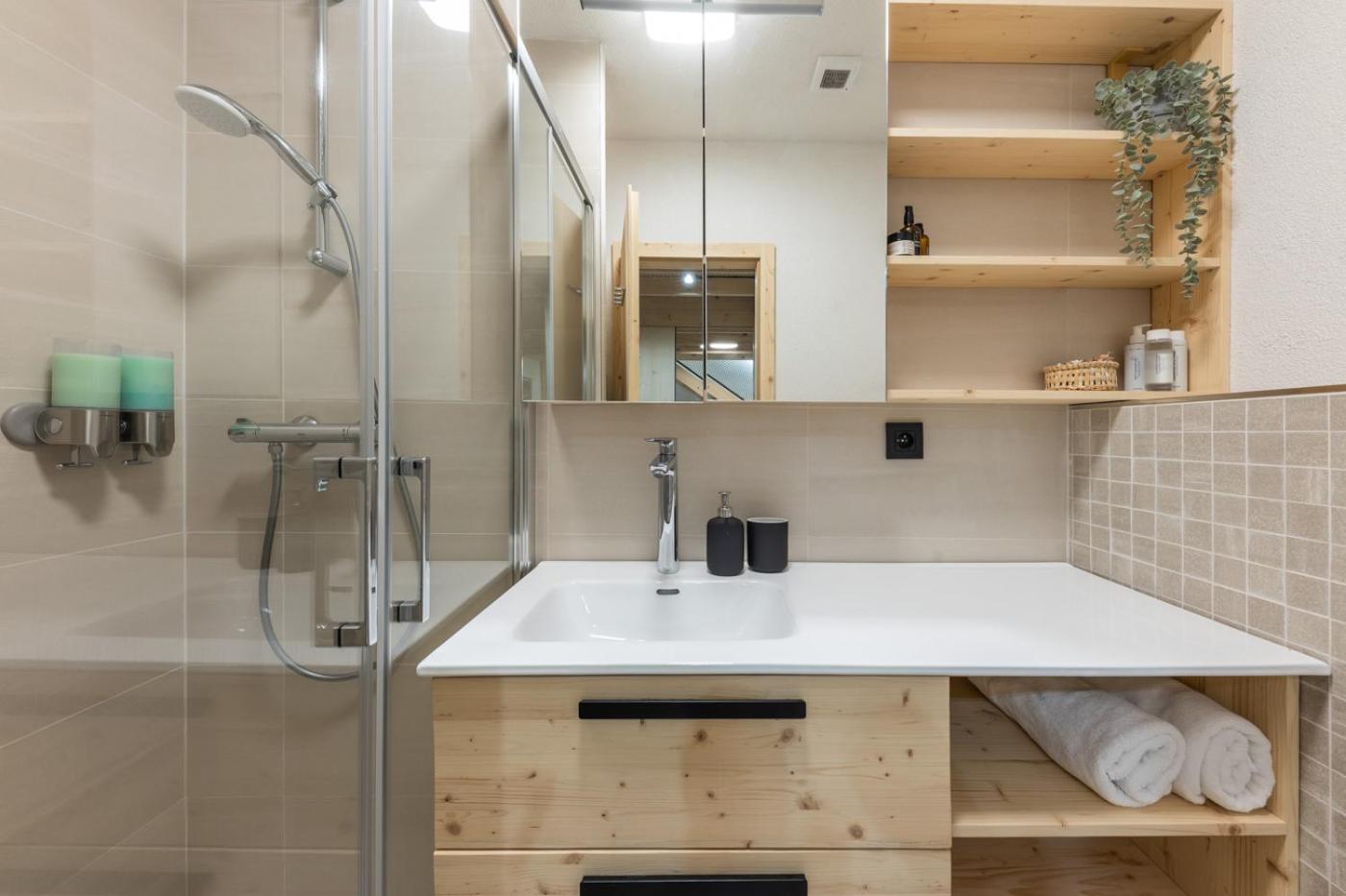 Two-Bedroom Apartment - Photo 16