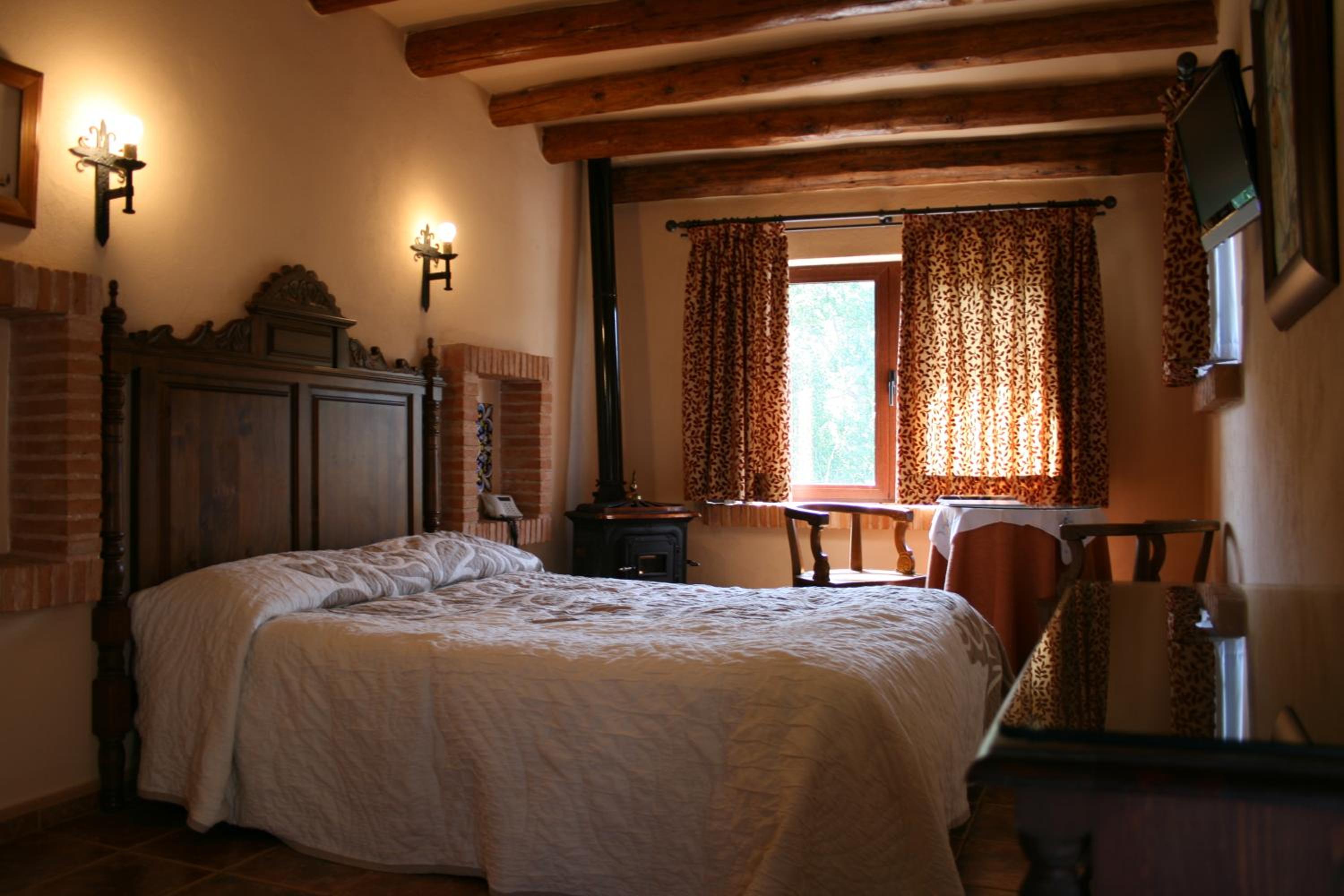 Double Room with Spa Bath photo 3