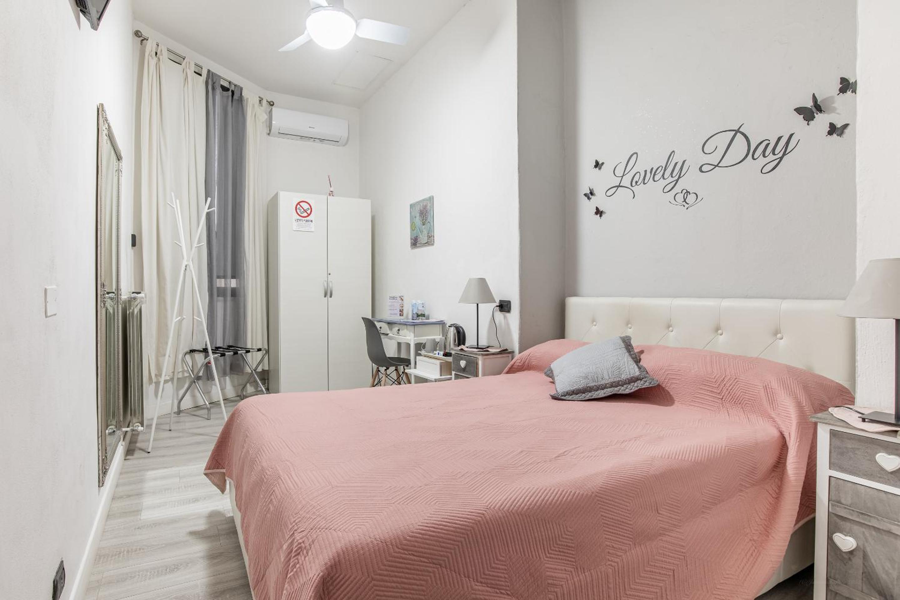 Double Room with Private Bathroom photo 1
