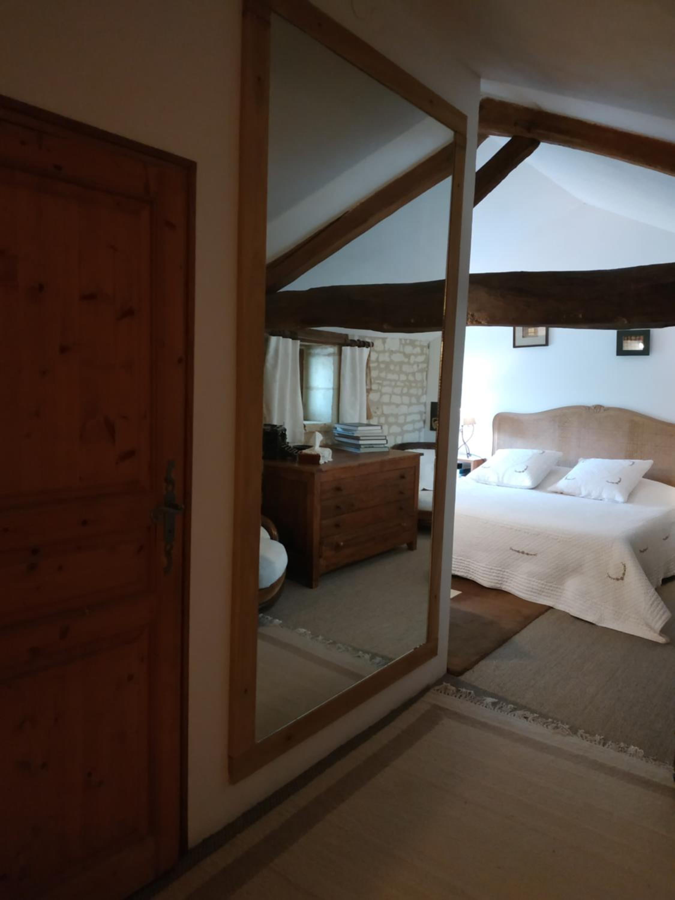 Double Room with Private External Bathroom - Photo 4