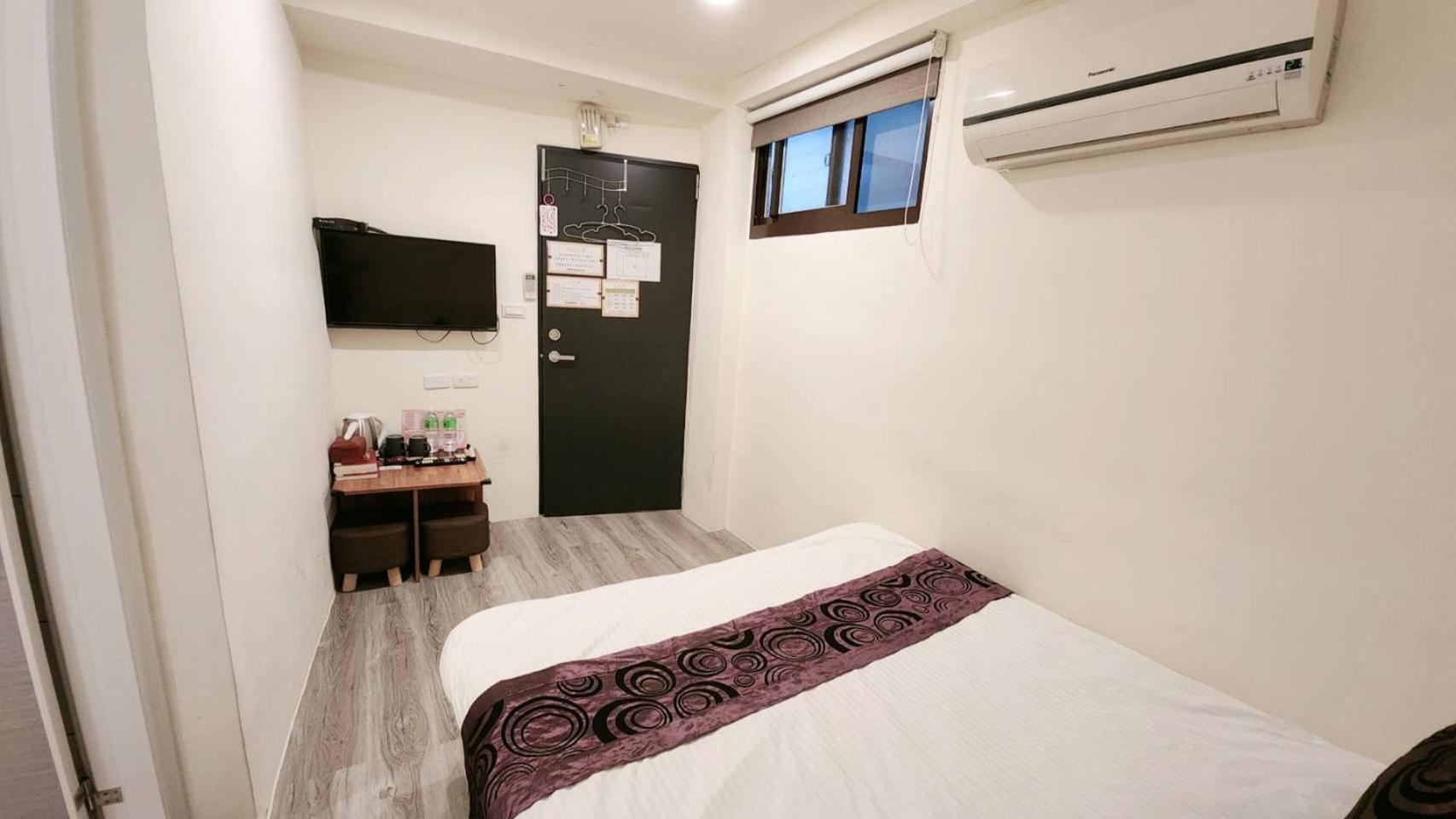 Double Room with Private Bathroom photo 1