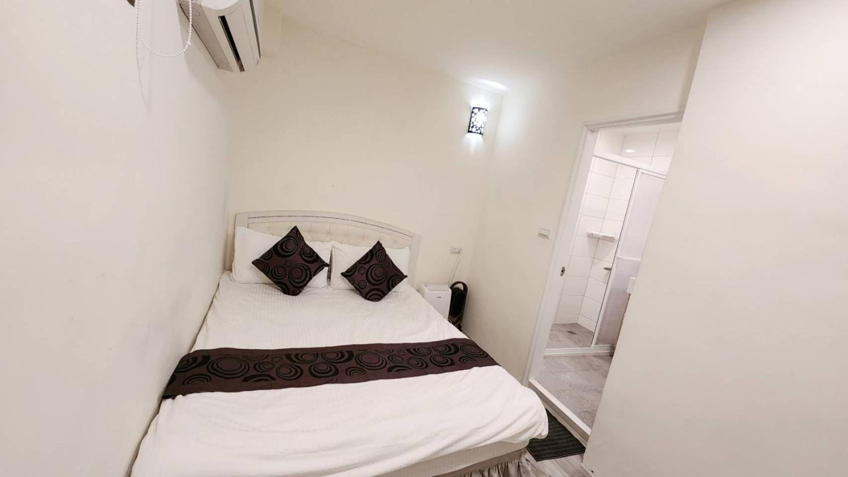 Double Room with Private Bathroom photo 3